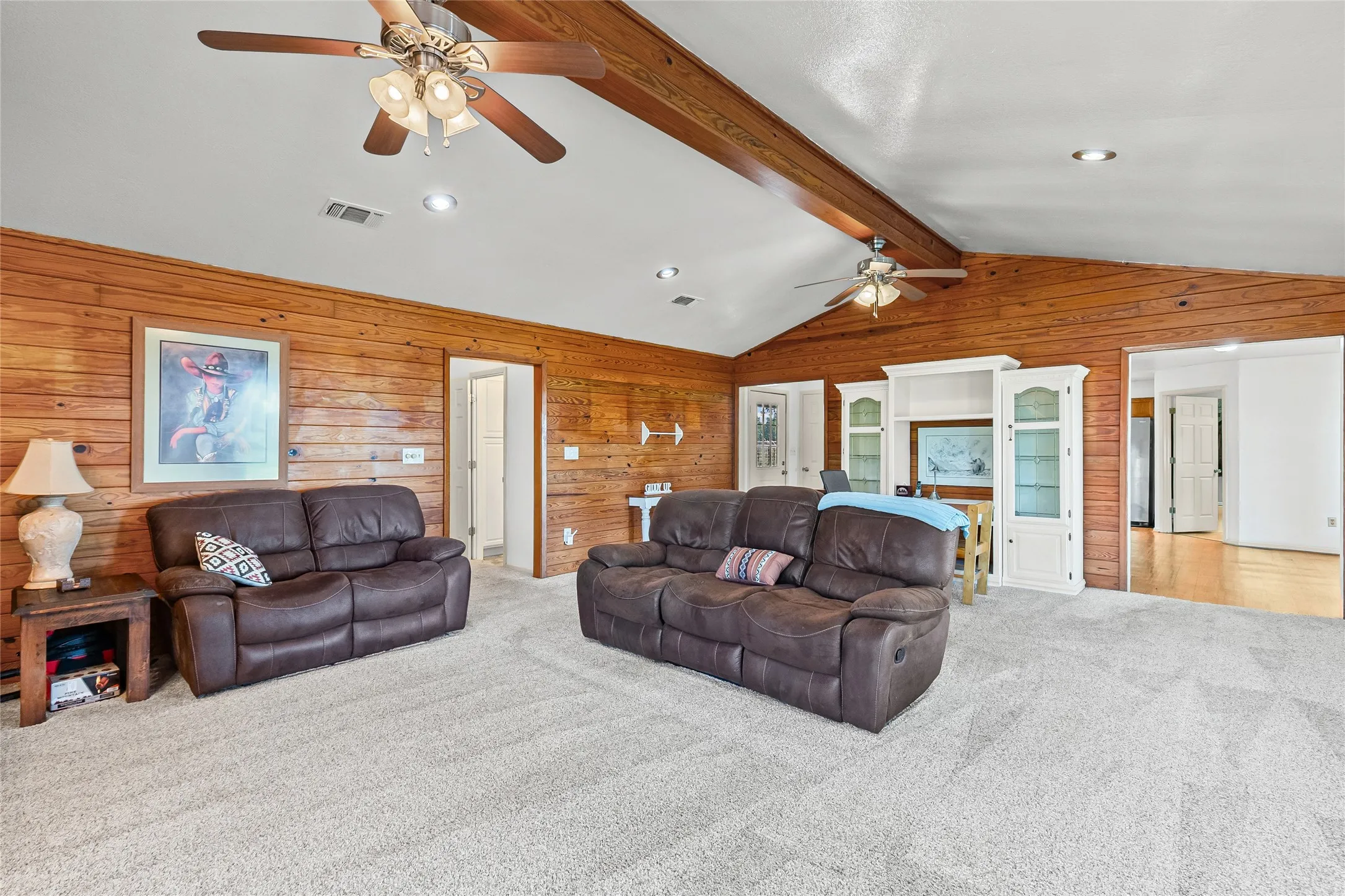 Single Family Residence For Sale in Hunt County , 1586 County Road 4133, Cumby, Texas 75433, 2 Bedroom, 2 Bathroom, 2 Garage spaces, 1,823 Sqft, built in 1997, mls#21407905, Real Estate Agent in Cumby, Homes For Sale in Hunt county, Homes For Sale in Cumby, Realtor in Cumby Texas, Real Estate Brokerage Independent Realty Texas, Luminita Cordes Realtor