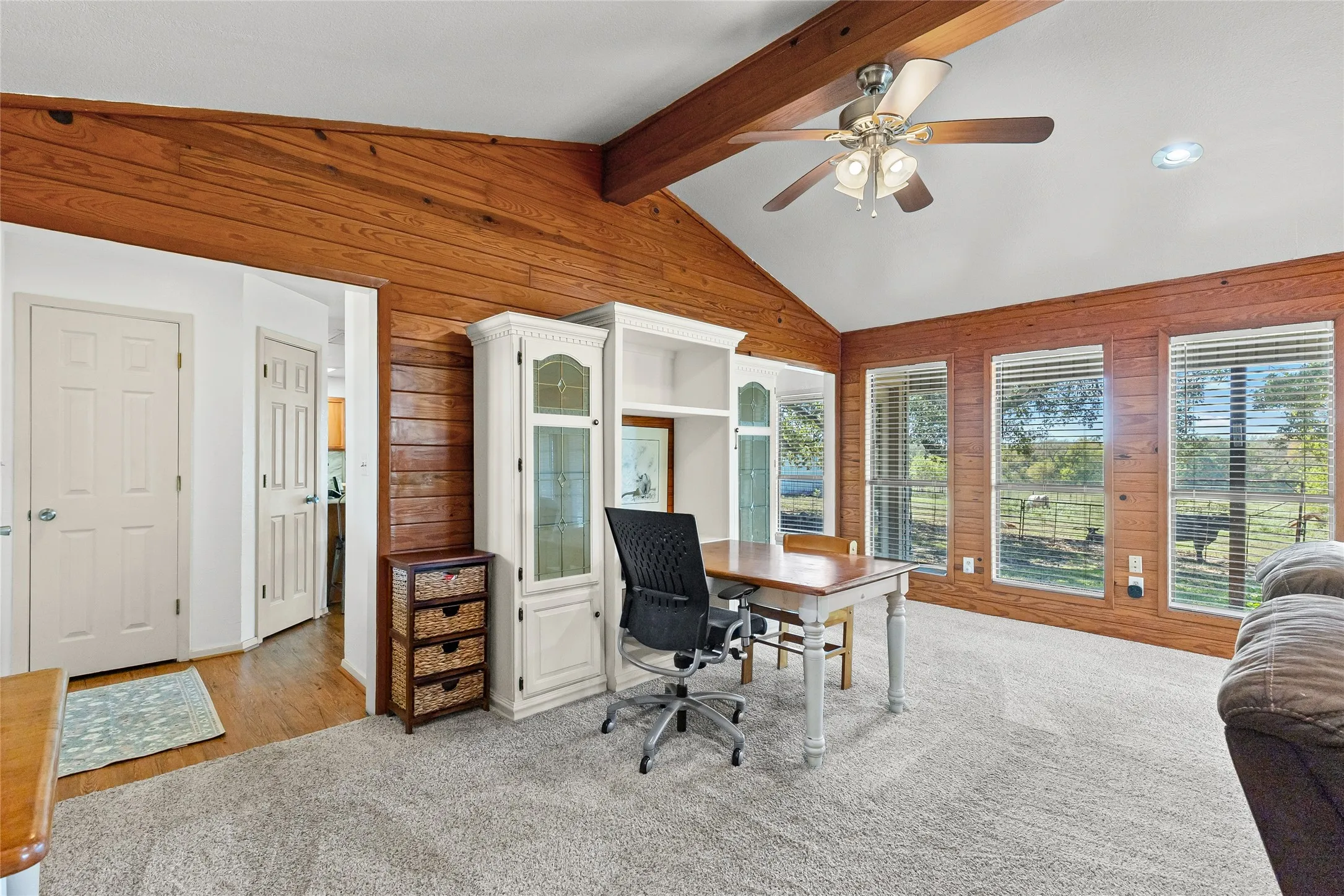 Single Family Residence For Sale in Hunt County , 1586 County Road 4133, Cumby, Texas 75433, 2 Bedroom, 2 Bathroom, 2 Garage spaces, 1,823 Sqft, built in 1997, mls#21407905, Real Estate Agent in Cumby, Homes For Sale in Hunt county, Homes For Sale in Cumby, Realtor in Cumby Texas, Real Estate Brokerage Independent Realty Texas, Luminita Cordes Realtor