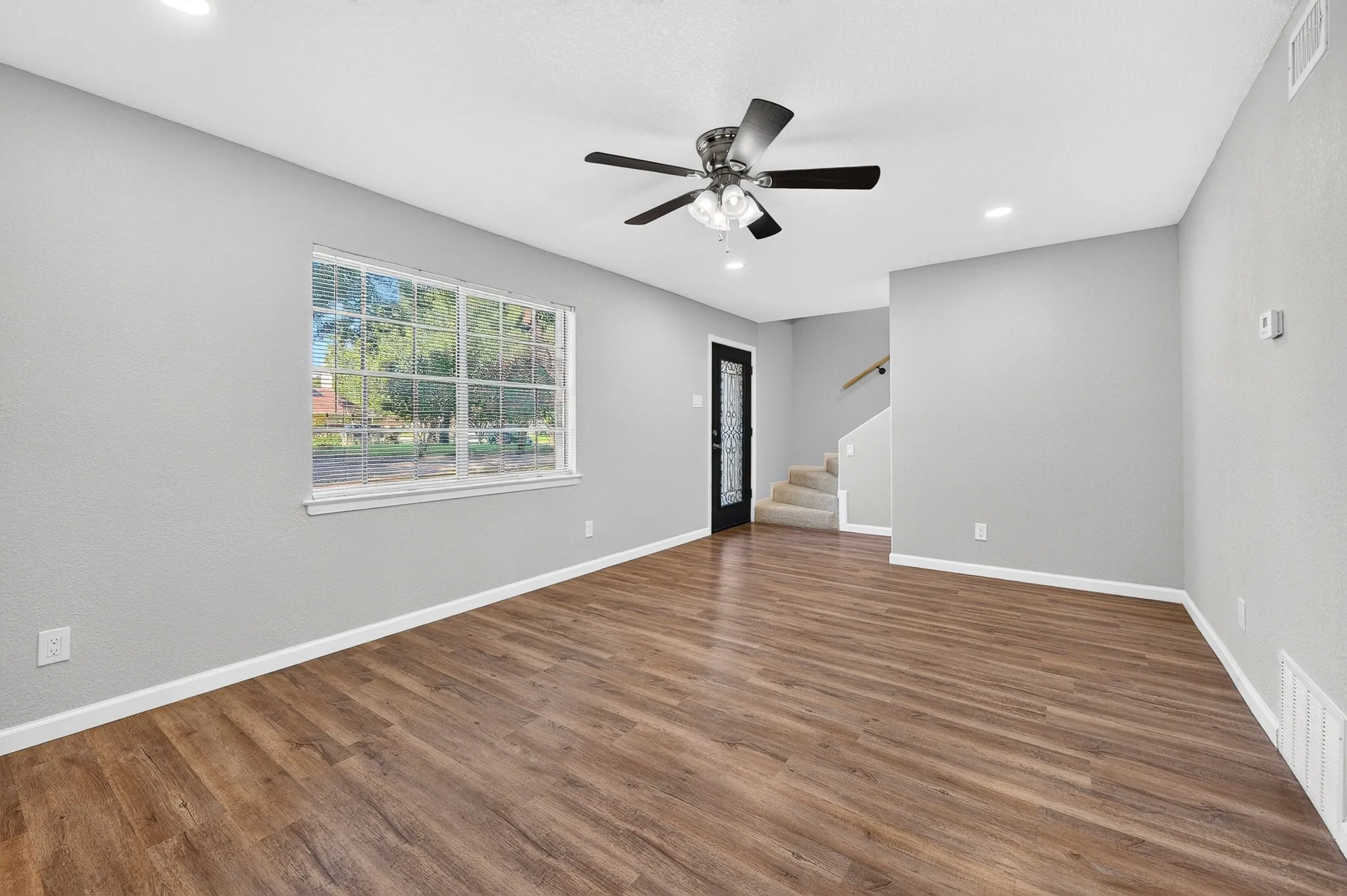 Single Family Residence For Sale in Dallas County , 1002 Hickory Street, Irving, Texas 75060, 4 Bedroom, 4 Bathroom, 2 Garage spaces, 2,272 Sqft, built in 1963, mls#21405861, Real Estate Agent in Irving, Homes For Sale in Dallas county, Homes For Sale in Irving, Realtor in Irving Texas, Real Estate Brokerage Independent Realty Texas, Luminita Cordes Realtor
