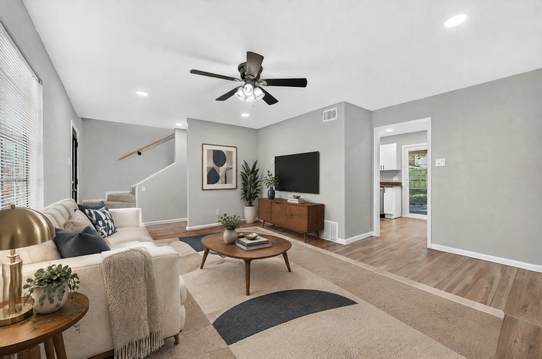 Single Family Residence For Sale in Dallas County , 1002 Hickory Street, Irving, Texas 75060, 4 Bedroom, 4 Bathroom, 2 Garage spaces, 2,272 Sqft, built in 1963, mls#21405861, Real Estate Agent in Irving, Homes For Sale in Dallas county, Homes For Sale in Irving, Realtor in Irving Texas, Real Estate Brokerage Independent Realty Texas, Luminita Cordes Realtor