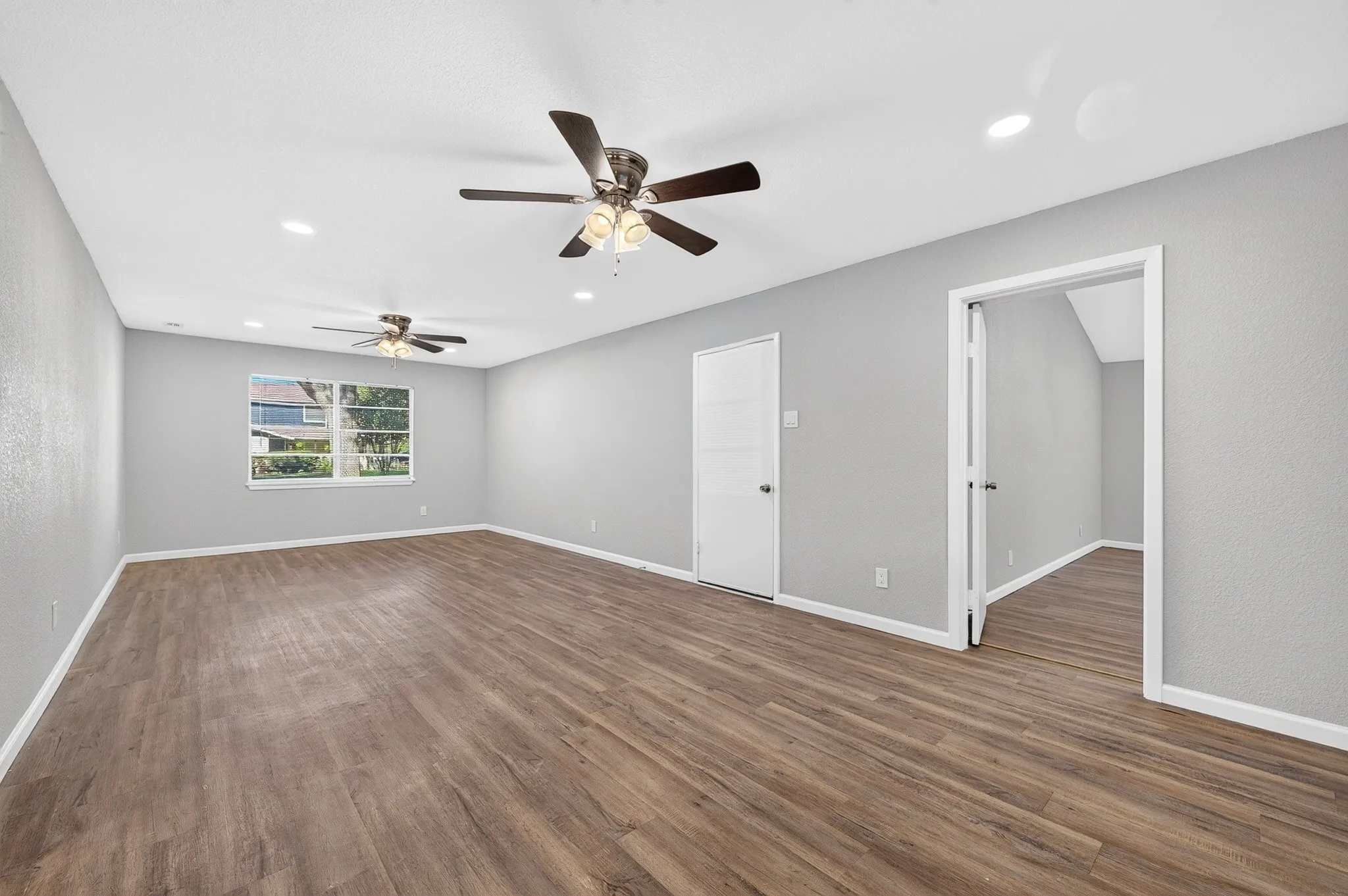 Single Family Residence For Sale in Dallas County , 1002 Hickory Street, Irving, Texas 75060, 4 Bedroom, 4 Bathroom, 2 Garage spaces, 2,272 Sqft, built in 1963, mls#21405861, Real Estate Agent in Irving, Homes For Sale in Dallas county, Homes For Sale in Irving, Realtor in Irving Texas, Real Estate Brokerage Independent Realty Texas, Luminita Cordes Realtor