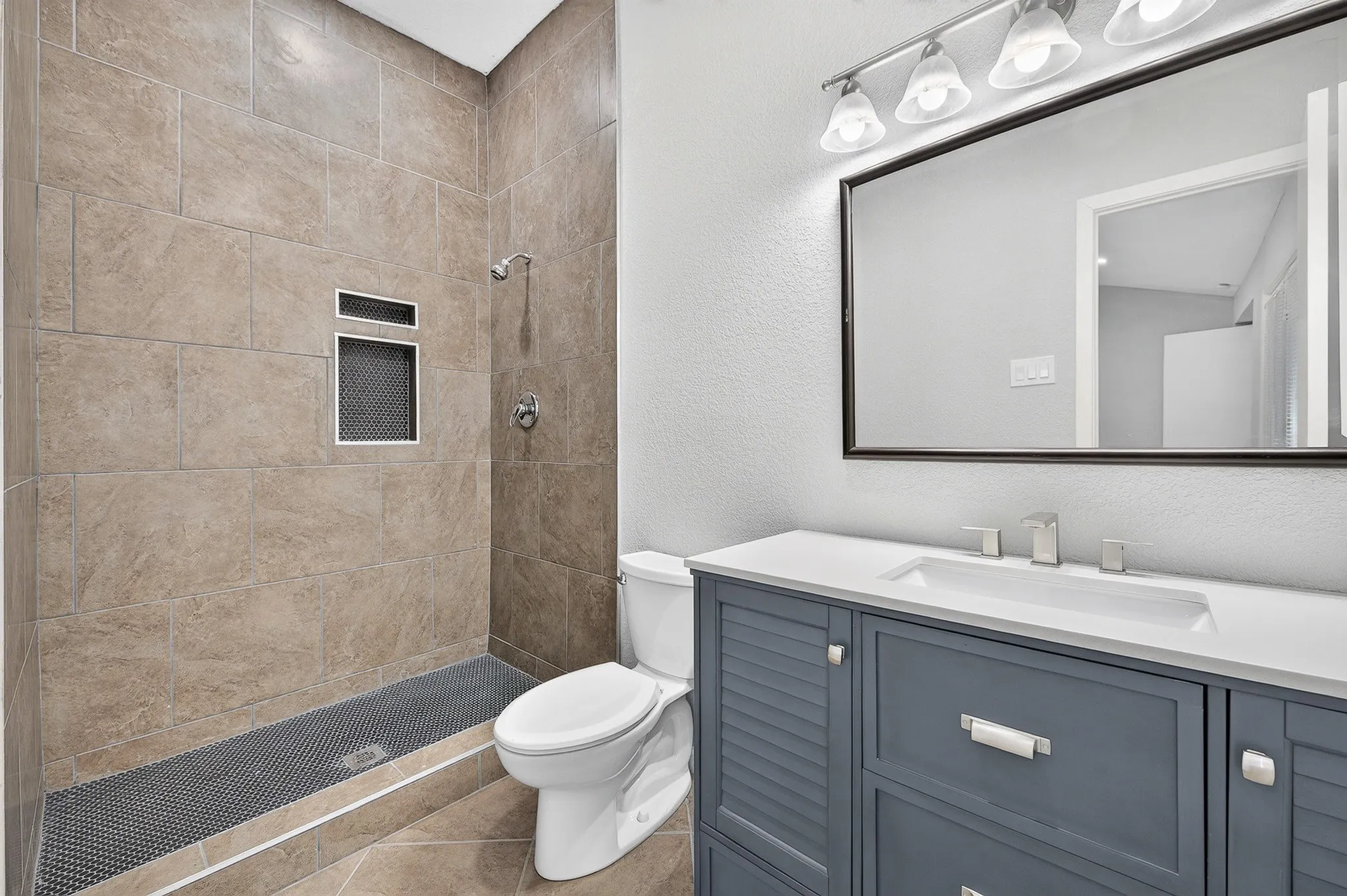 Single Family Residence For Sale in Dallas County , 1002 Hickory Street, Irving, Texas 75060, 4 Bedroom, 4 Bathroom, 2 Garage spaces, 2,272 Sqft, built in 1963, mls#21405861, Real Estate Agent in Irving, Homes For Sale in Dallas county, Homes For Sale in Irving, Realtor in Irving Texas, Real Estate Brokerage Independent Realty Texas, Luminita Cordes Realtor