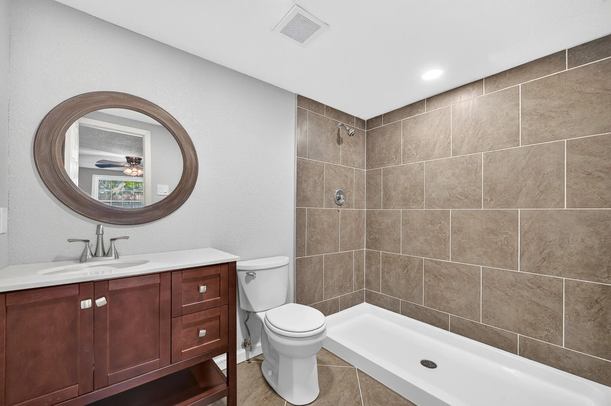 Single Family Residence For Sale in Dallas County , 1002 Hickory Street, Irving, Texas 75060, 4 Bedroom, 4 Bathroom, 2 Garage spaces, 2,272 Sqft, built in 1963, mls#21405861, Real Estate Agent in Irving, Homes For Sale in Dallas county, Homes For Sale in Irving, Realtor in Irving Texas, Real Estate Brokerage Independent Realty Texas, Luminita Cordes Realtor