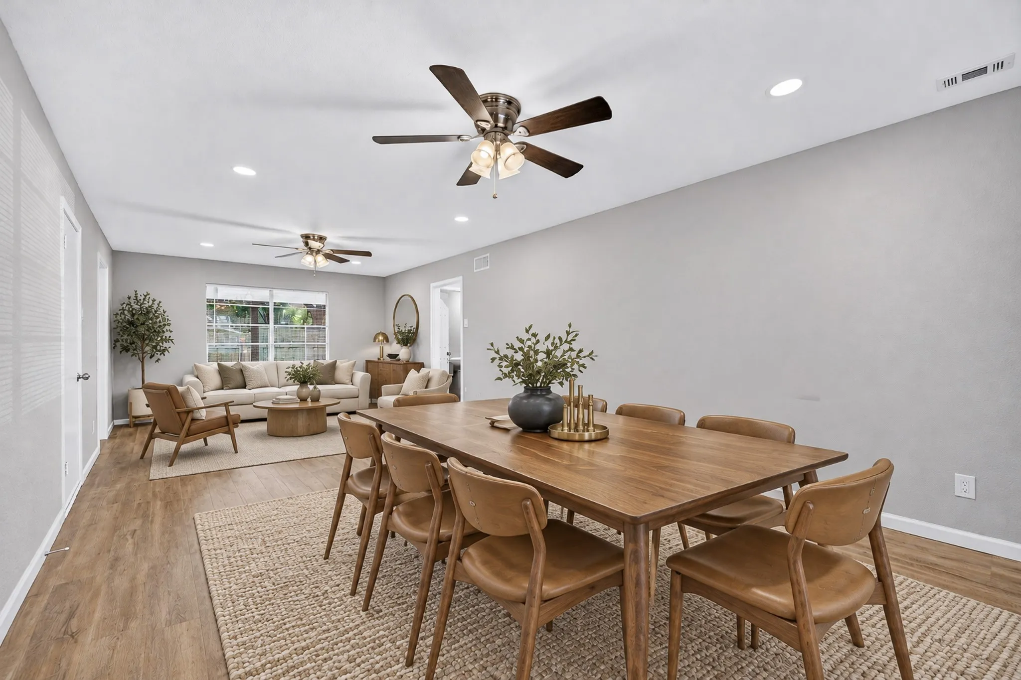 Single Family Residence For Sale in Dallas County , 1002 Hickory Street, Irving, Texas 75060, 4 Bedroom, 4 Bathroom, 2 Garage spaces, 2,272 Sqft, built in 1963, mls#21405861, Real Estate Agent in Irving, Homes For Sale in Dallas county, Homes For Sale in Irving, Realtor in Irving Texas, Real Estate Brokerage Independent Realty Texas, Luminita Cordes Realtor