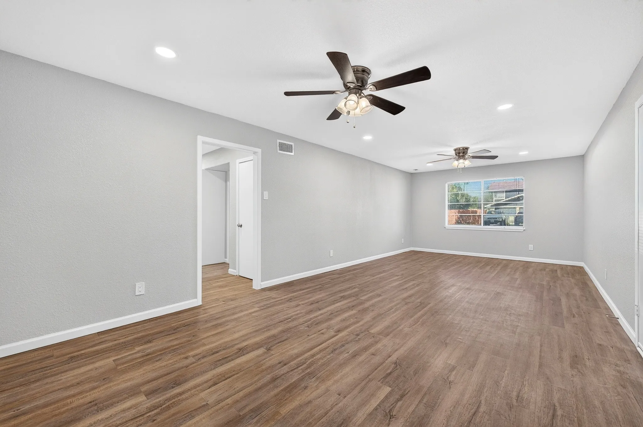 Single Family Residence For Sale in Dallas County , 1002 Hickory Street, Irving, Texas 75060, 4 Bedroom, 4 Bathroom, 2 Garage spaces, 2,272 Sqft, built in 1963, mls#21405861, Real Estate Agent in Irving, Homes For Sale in Dallas county, Homes For Sale in Irving, Realtor in Irving Texas, Real Estate Brokerage Independent Realty Texas, Luminita Cordes Realtor