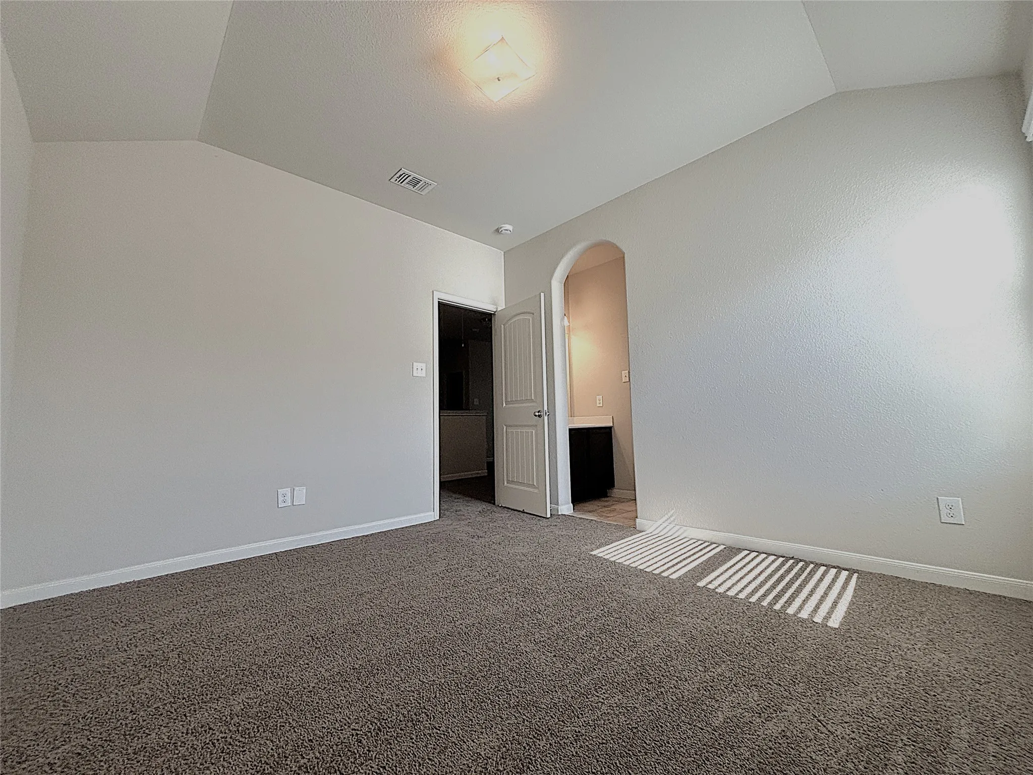 Single Family Residence For Rent in Kaufman County , 5030 Royal Springs Drive, Forney, Texas 75126, 5 Bedroom, 4 Bathroom, 2 Garage spaces, 2,956 Sqft, built in 2016, mls#21408594, Real Estate Agent in Forney, Homes For Rent in Kaufman county, Homes For Rent in Forney, Realtor in Forney Texas, Real Estate Brokerage Independent Realty Texas, Luminita Cordes Realtor