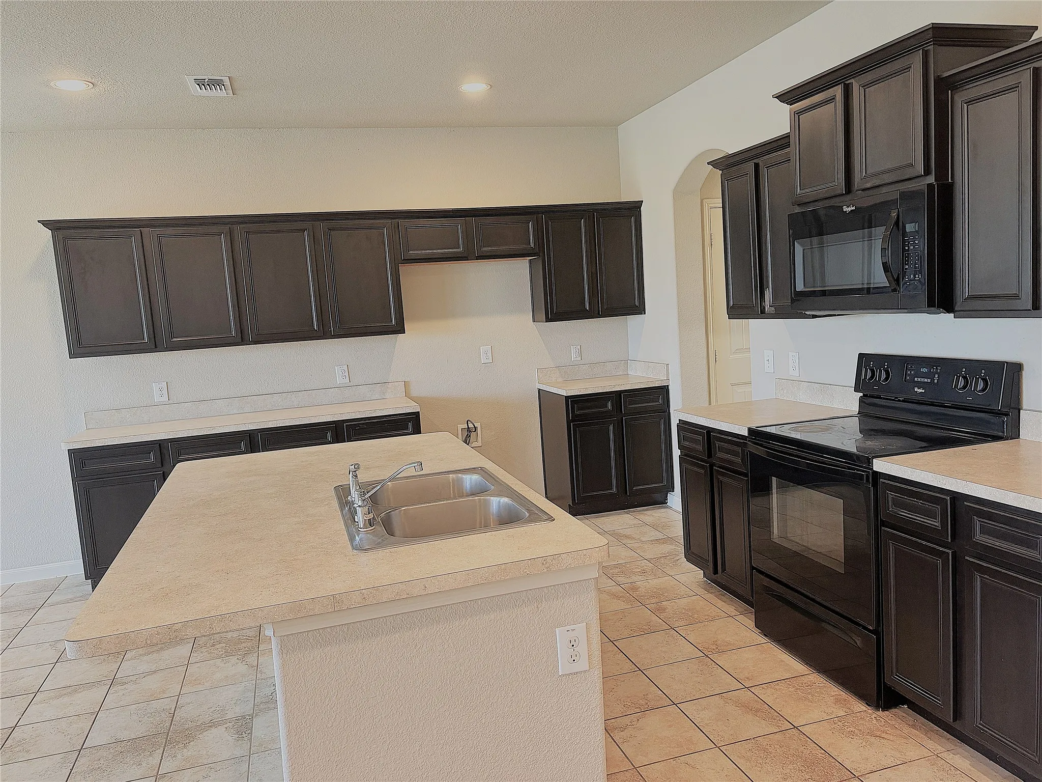 Single Family Residence For Rent in Kaufman County , 5030 Royal Springs Drive, Forney, Texas 75126, 5 Bedroom, 4 Bathroom, 2 Garage spaces, 2,956 Sqft, built in 2016, mls#21408594, Real Estate Agent in Forney, Homes For Rent in Kaufman county, Homes For Rent in Forney, Realtor in Forney Texas, Real Estate Brokerage Independent Realty Texas, Luminita Cordes Realtor