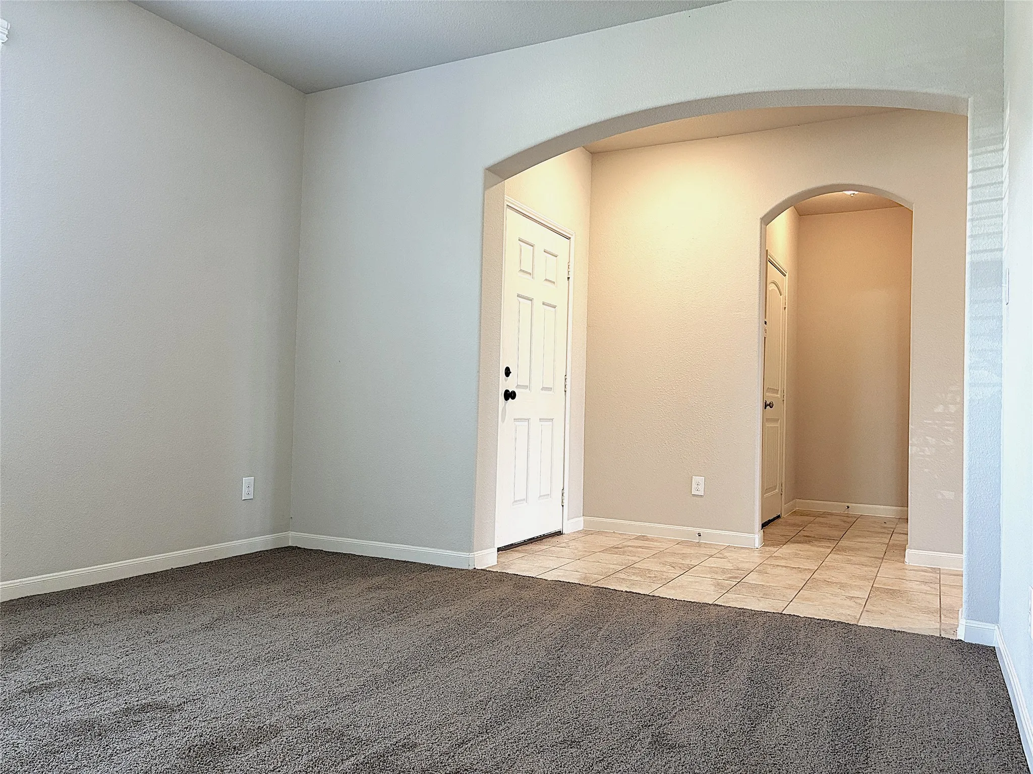 Single Family Residence For Rent in Kaufman County , 5030 Royal Springs Drive, Forney, Texas 75126, 5 Bedroom, 4 Bathroom, 2 Garage spaces, 2,956 Sqft, built in 2016, mls#21408594, Real Estate Agent in Forney, Homes For Rent in Kaufman county, Homes For Rent in Forney, Realtor in Forney Texas, Real Estate Brokerage Independent Realty Texas, Luminita Cordes Realtor