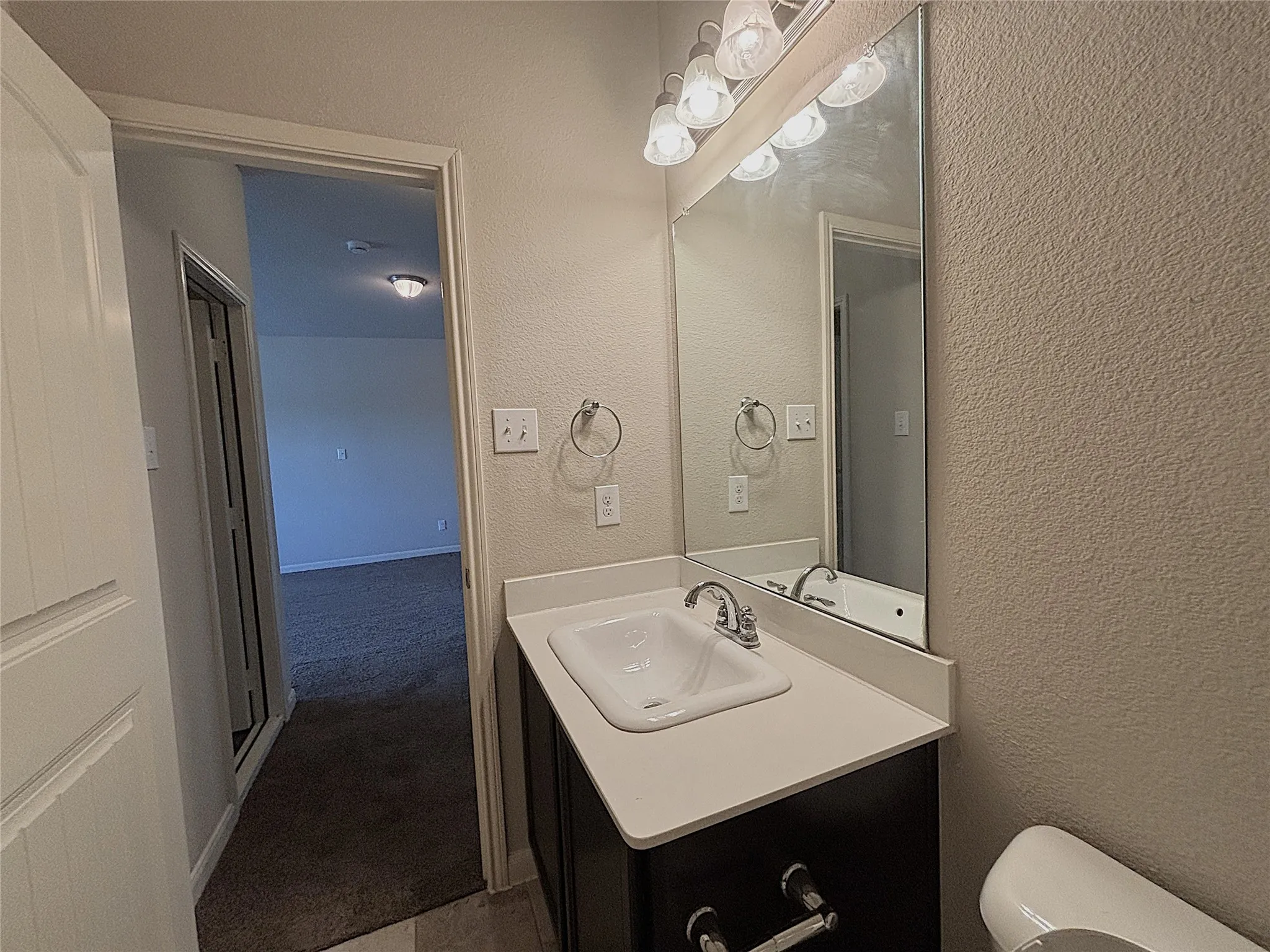 Single Family Residence For Rent in Kaufman County , 5030 Royal Springs Drive, Forney, Texas 75126, 5 Bedroom, 4 Bathroom, 2 Garage spaces, 2,956 Sqft, built in 2016, mls#21408594, Real Estate Agent in Forney, Homes For Rent in Kaufman county, Homes For Rent in Forney, Realtor in Forney Texas, Real Estate Brokerage Independent Realty Texas, Luminita Cordes Realtor