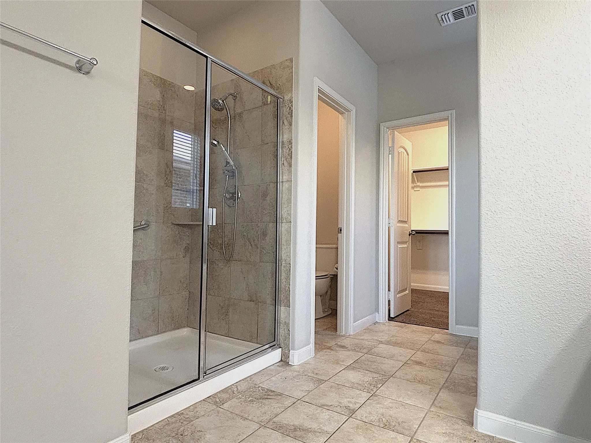 Single Family Residence For Rent in Kaufman County , 5030 Royal Springs Drive, Forney, Texas 75126, 5 Bedroom, 4 Bathroom, 2 Garage spaces, 2,956 Sqft, built in 2016, mls#21408594, Real Estate Agent in Forney, Homes For Rent in Kaufman county, Homes For Rent in Forney, Realtor in Forney Texas, Real Estate Brokerage Independent Realty Texas, Luminita Cordes Realtor