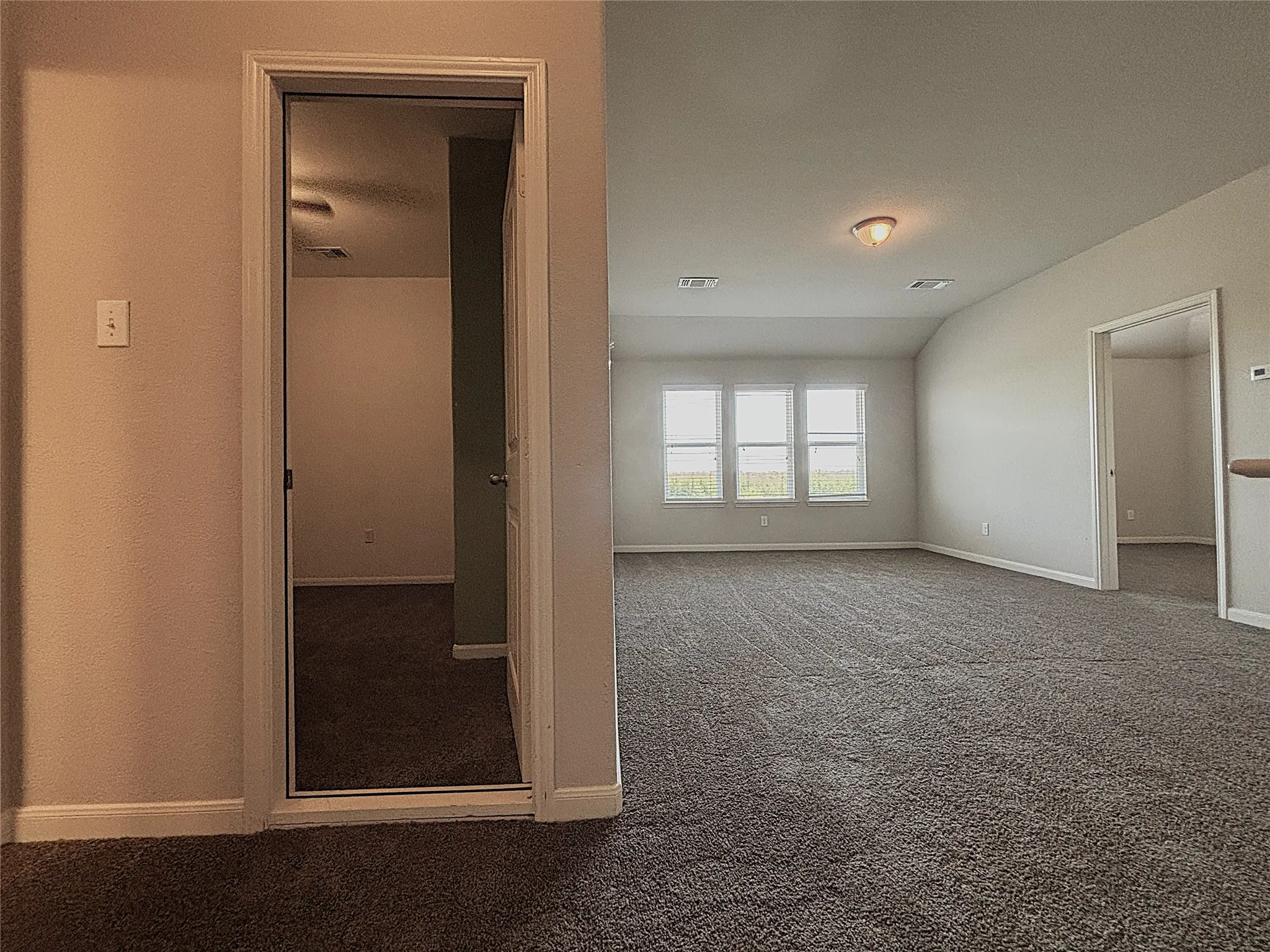 Single Family Residence For Rent in Kaufman County , 5030 Royal Springs Drive, Forney, Texas 75126, 5 Bedroom, 4 Bathroom, 2 Garage spaces, 2,956 Sqft, built in 2016, mls#21408594, Real Estate Agent in Forney, Homes For Rent in Kaufman county, Homes For Rent in Forney, Realtor in Forney Texas, Real Estate Brokerage Independent Realty Texas, Luminita Cordes Realtor