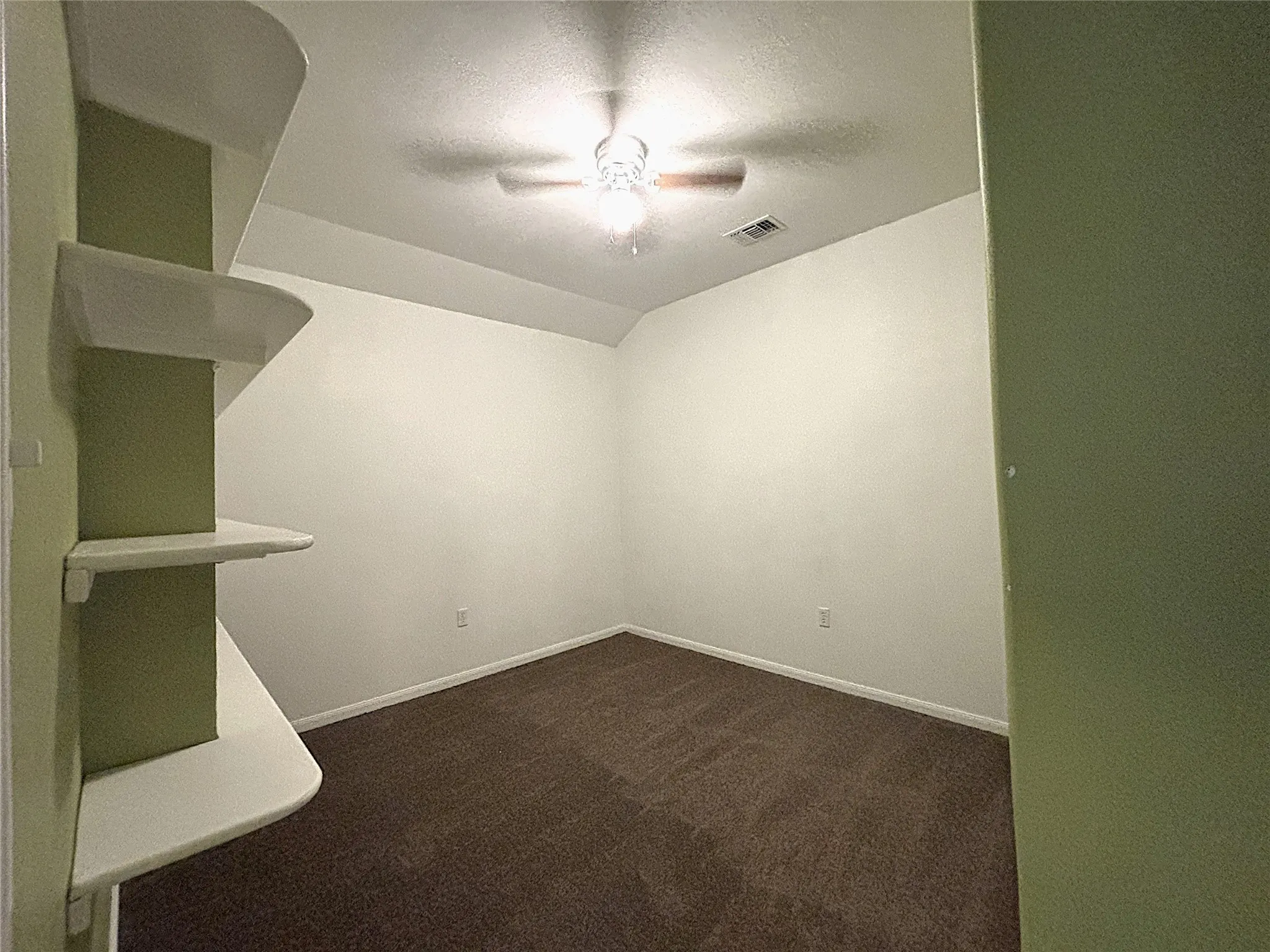 Single Family Residence For Rent in Kaufman County , 5030 Royal Springs Drive, Forney, Texas 75126, 5 Bedroom, 4 Bathroom, 2 Garage spaces, 2,956 Sqft, built in 2016, mls#21408594, Real Estate Agent in Forney, Homes For Rent in Kaufman county, Homes For Rent in Forney, Realtor in Forney Texas, Real Estate Brokerage Independent Realty Texas, Luminita Cordes Realtor