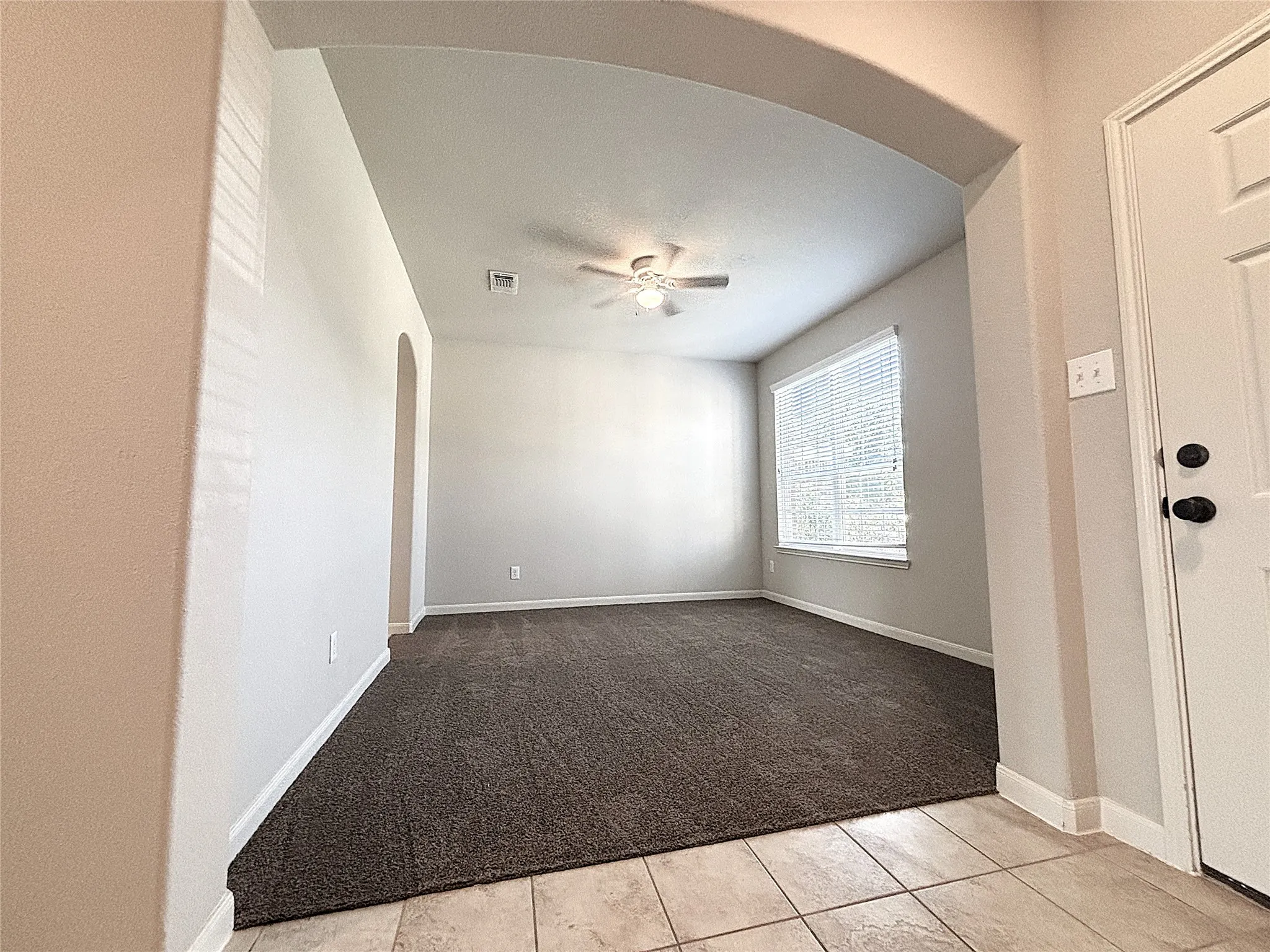 Single Family Residence For Rent in Kaufman County , 5030 Royal Springs Drive, Forney, Texas 75126, 5 Bedroom, 4 Bathroom, 2 Garage spaces, 2,956 Sqft, built in 2016, mls#21408594, Real Estate Agent in Forney, Homes For Rent in Kaufman county, Homes For Rent in Forney, Realtor in Forney Texas, Real Estate Brokerage Independent Realty Texas, Luminita Cordes Realtor