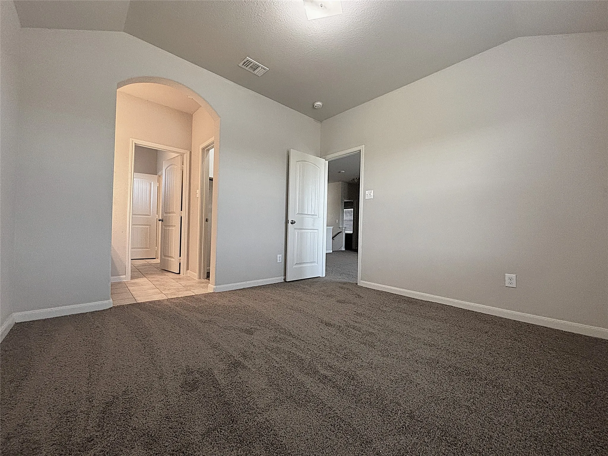Single Family Residence For Rent in Kaufman County , 5030 Royal Springs Drive, Forney, Texas 75126, 5 Bedroom, 4 Bathroom, 2 Garage spaces, 2,956 Sqft, built in 2016, mls#21408594, Real Estate Agent in Forney, Homes For Rent in Kaufman county, Homes For Rent in Forney, Realtor in Forney Texas, Real Estate Brokerage Independent Realty Texas, Luminita Cordes Realtor