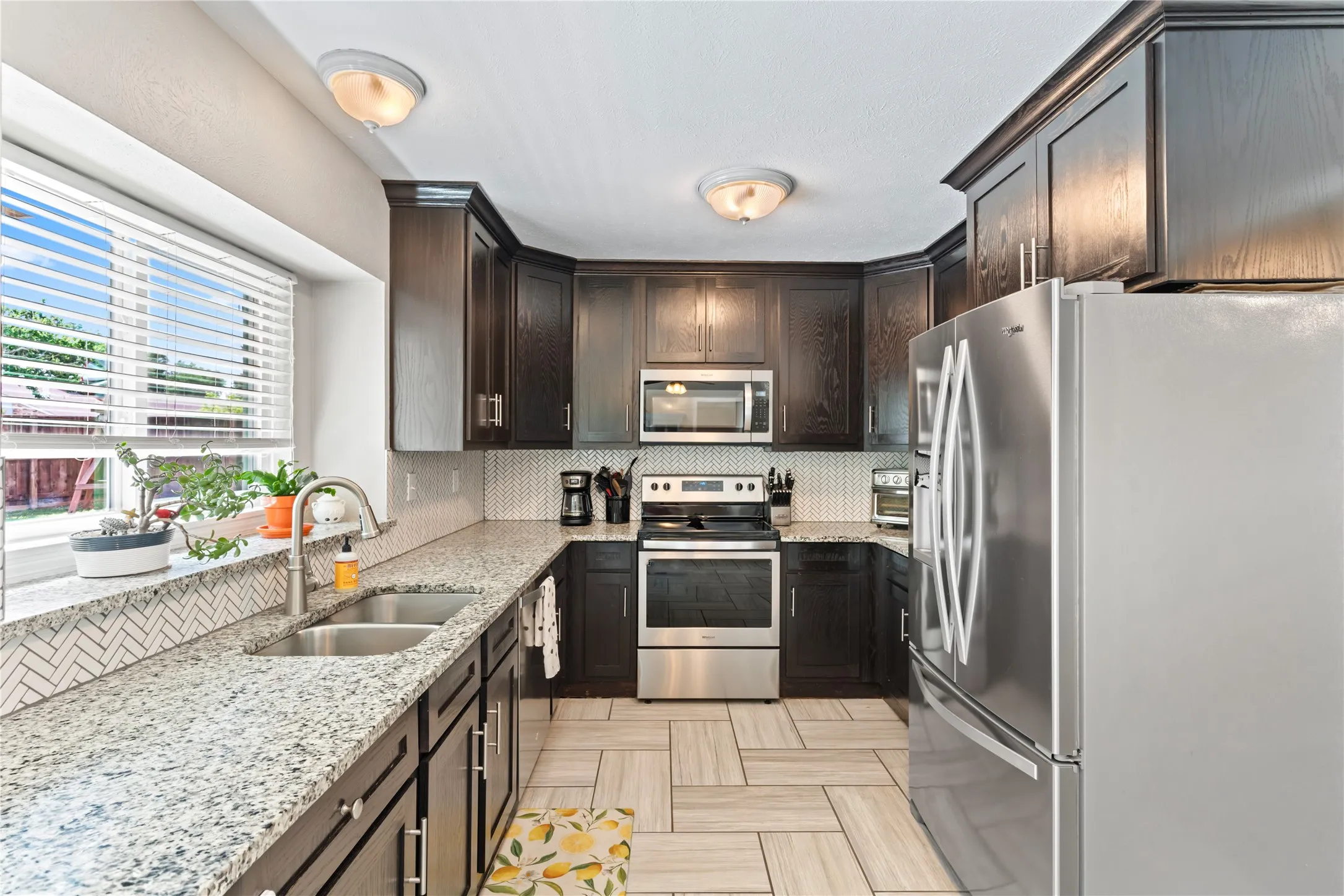 Single Family Residence For Sale in Denton County , 4000 Churchill Drive, Flower Mound, Texas 75028, 3 Bedroom, 2 Bathroom, 2 Garage spaces, 1,936 Sqft, built in 1984, mls#21405362, Real Estate Agent in Flower Mound, Homes For Sale in Denton county, Homes For Sale in Flower Mound, Realtor in Flower Mound Texas, Real Estate Brokerage Independent Realty Texas, Luminita Cordes Realtor