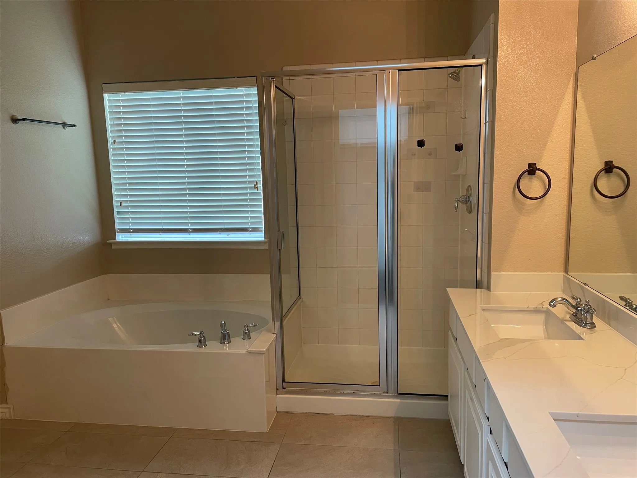 Single Family Residence For Rent in Collin County , 1208 Lazy Lane, Mc Kinney, Texas 75072, 3 Bedroom, 2 Bathroom, 2 Garage spaces, 1,628 Sqft, built in 2005, mls#21408602, Real Estate Agent in Mc Kinney, Homes For Rent in Collin county, Homes For Rent in Mc Kinney, Realtor in Mc Kinney Texas, Real Estate Brokerage Independent Realty Texas, Luminita Cordes Realtor