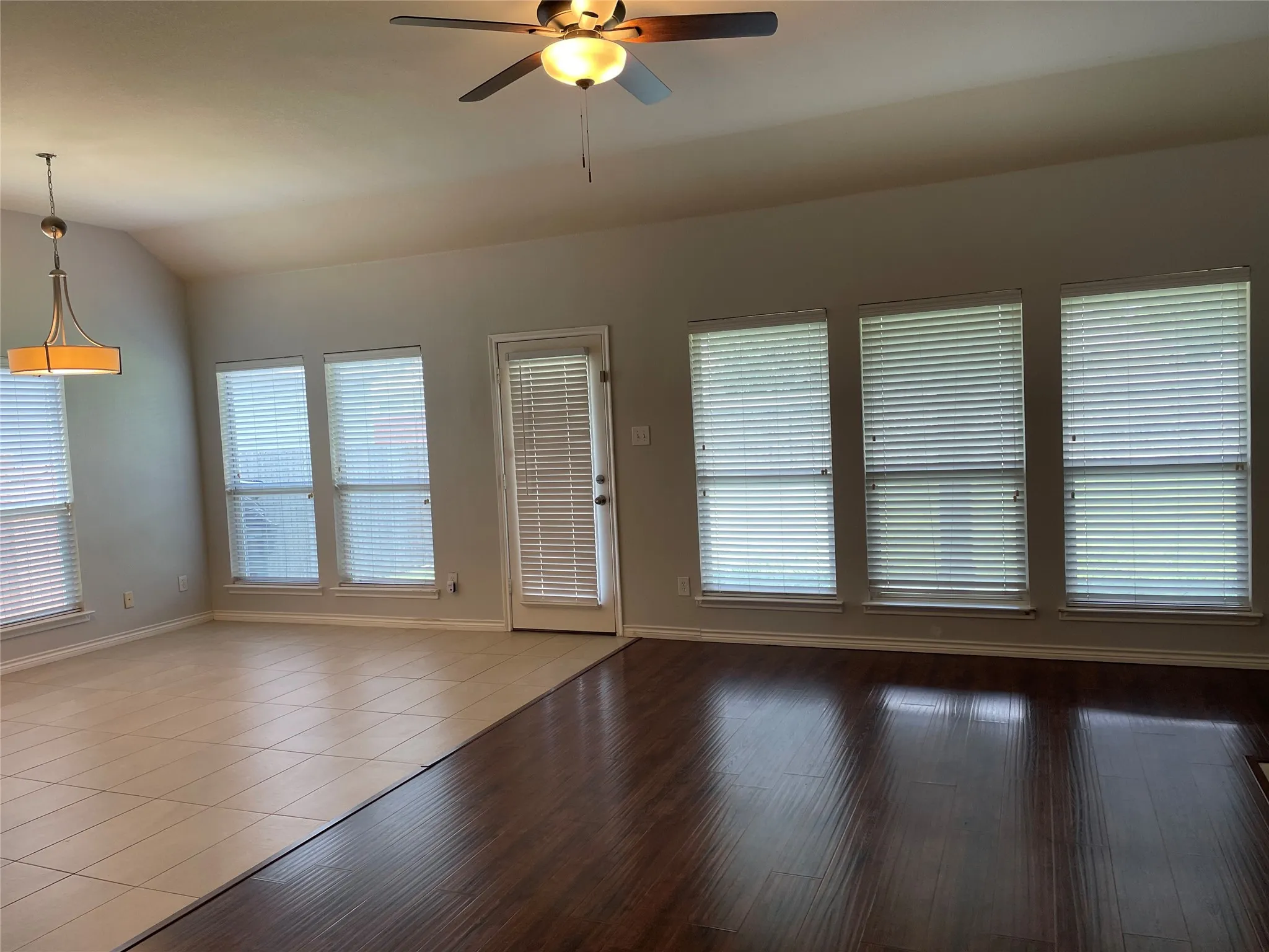 Single Family Residence For Rent in Collin County , 1208 Lazy Lane, Mc Kinney, Texas 75072, 3 Bedroom, 2 Bathroom, 2 Garage spaces, 1,628 Sqft, built in 2005, mls#21408602, Real Estate Agent in Mc Kinney, Homes For Rent in Collin county, Homes For Rent in Mc Kinney, Realtor in Mc Kinney Texas, Real Estate Brokerage Independent Realty Texas, Luminita Cordes Realtor