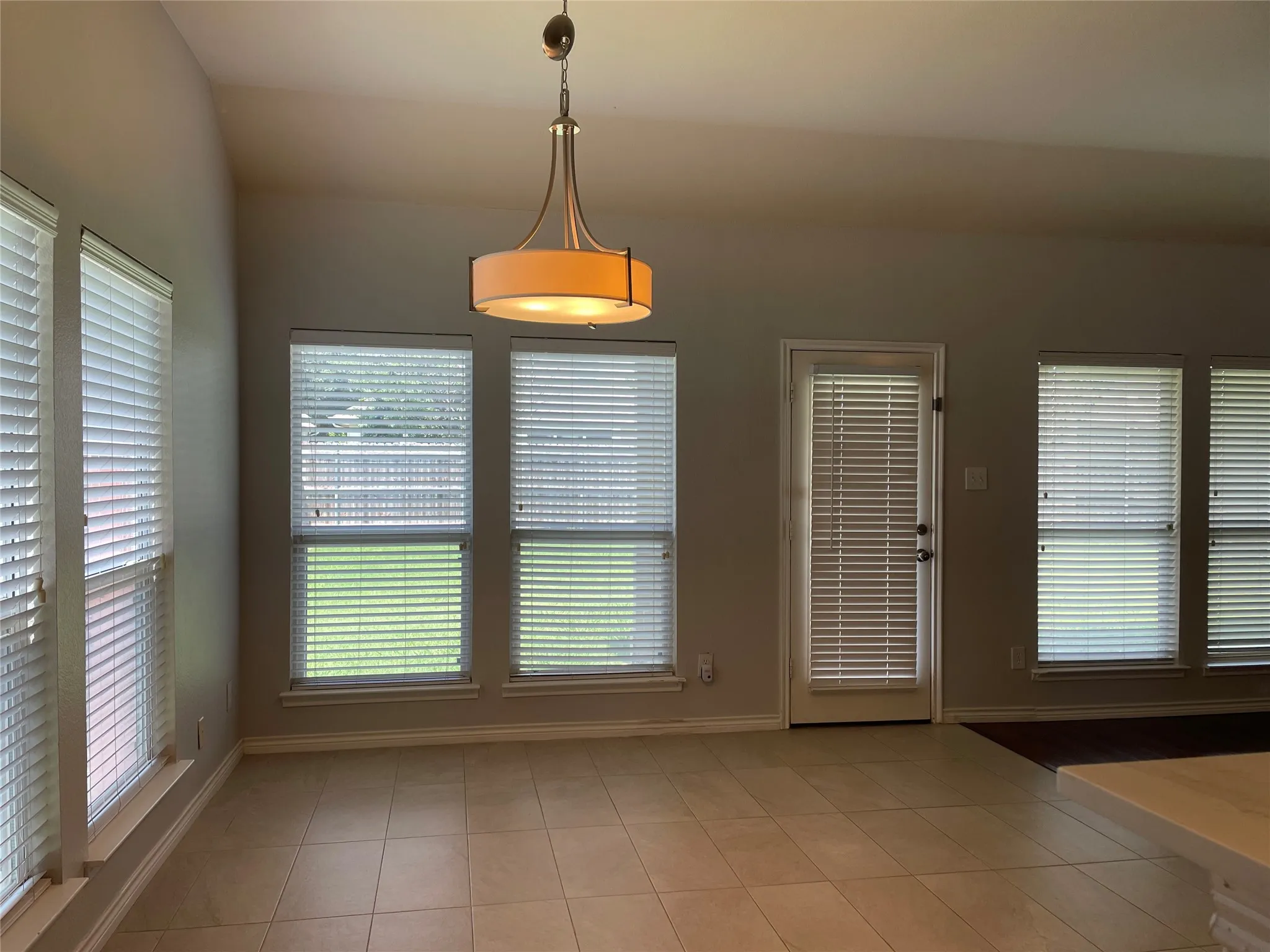 Single Family Residence For Rent in Collin County , 1208 Lazy Lane, Mc Kinney, Texas 75072, 3 Bedroom, 2 Bathroom, 2 Garage spaces, 1,628 Sqft, built in 2005, mls#21408602, Real Estate Agent in Mc Kinney, Homes For Rent in Collin county, Homes For Rent in Mc Kinney, Realtor in Mc Kinney Texas, Real Estate Brokerage Independent Realty Texas, Luminita Cordes Realtor