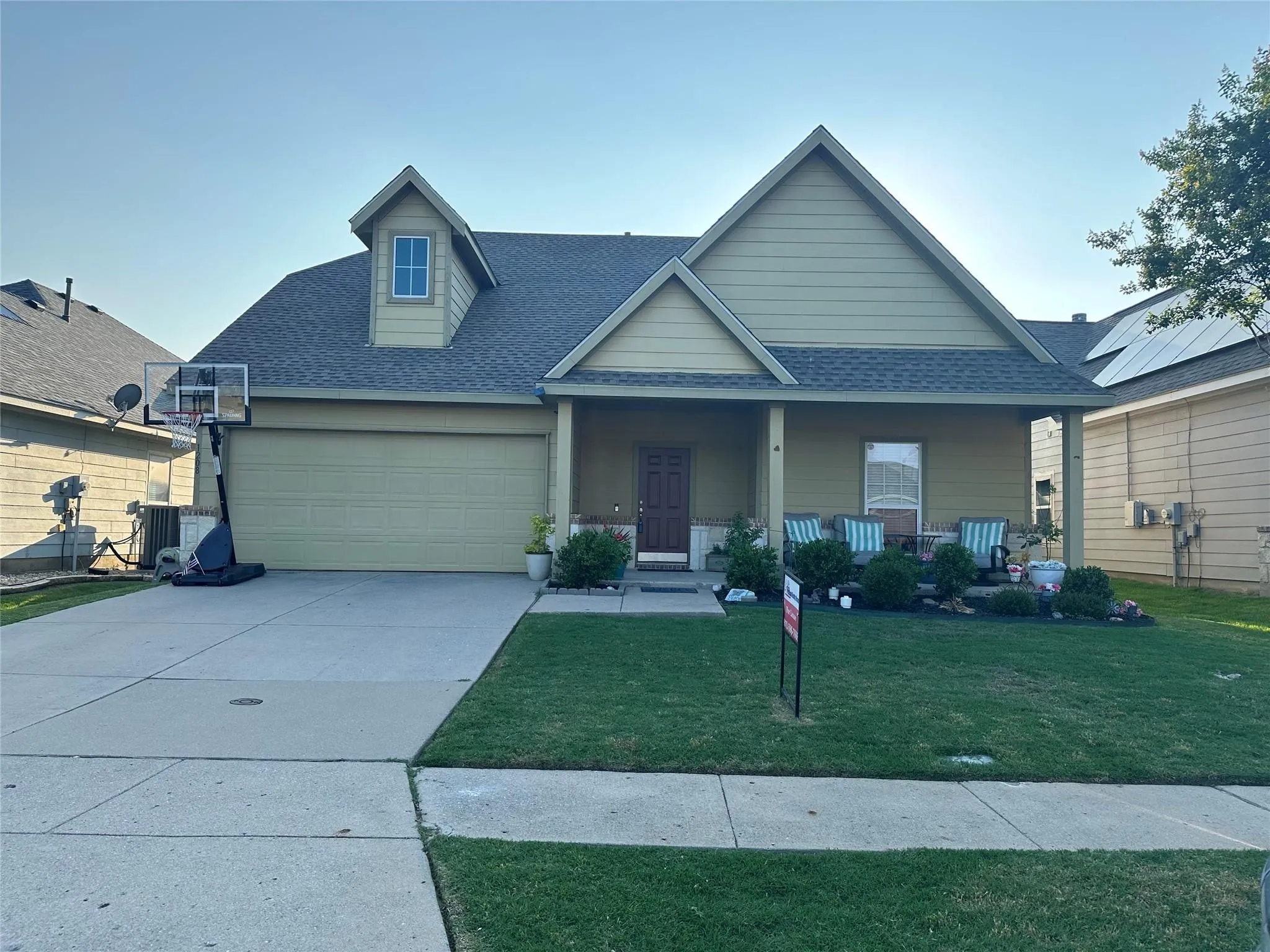 Single Family Residence For Rent
