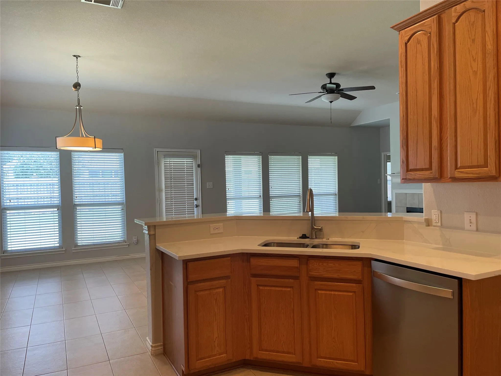 Single Family Residence For Rent in Collin County , 1208 Lazy Lane, Mc Kinney, Texas 75072, 3 Bedroom, 2 Bathroom, 2 Garage spaces, 1,628 Sqft, built in 2005, mls#21408602, Real Estate Agent in Mc Kinney, Homes For Rent in Collin county, Homes For Rent in Mc Kinney, Realtor in Mc Kinney Texas, Real Estate Brokerage Independent Realty Texas, Luminita Cordes Realtor