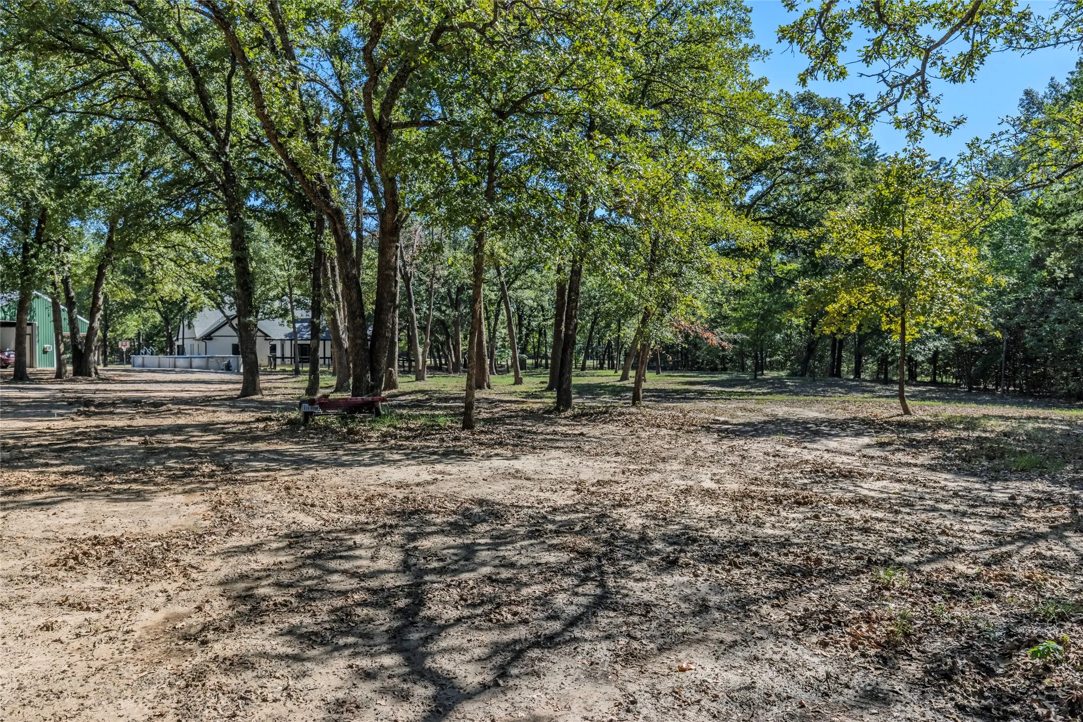 Single Family Residence For Sale in Hunt County , 6850 Deer Trail, Quinlan, Texas 75474, 9 Bedroom, 6 Bathroom, 2 Garage spaces, 4,800 Sqft, built in 2007, mls#21406517, Real Estate Agent in Quinlan, Homes For Sale in Hunt county, Homes For Sale in Quinlan, Realtor in Quinlan Texas, Real Estate Brokerage Independent Realty Texas, Luminita Cordes Realtor