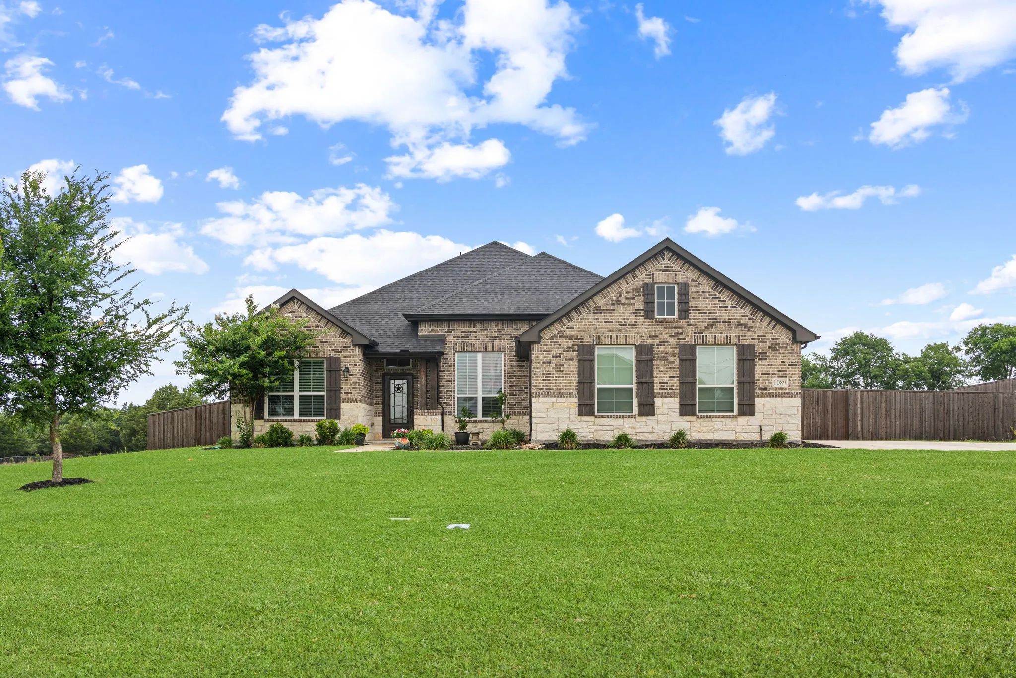 Single Family Residence For Rent in Collin County , 1089 Emilia Drive, Farmersville, Texas 75442, 4 Bedroom, 3 Bathroom, 3 Garage spaces, 2,525 Sqft, built in 2021, mls#21407758, Real Estate Agent in Farmersville, Homes For Rent in Collin county, Homes For Rent in Farmersville, Realtor in Farmersville Texas, Real Estate Brokerage Independent Realty Texas, Luminita Cordes Realtor