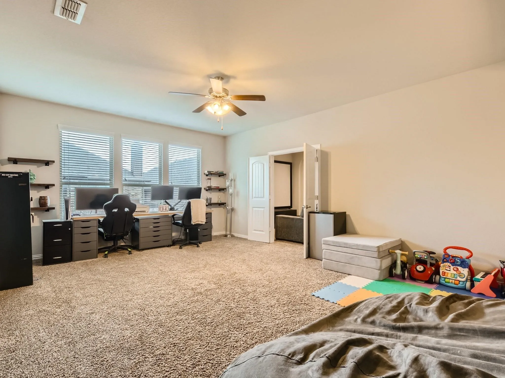 Single Family Residence For Sale in Tarrant County , 10036 Bodega Bay Road, Fort Worth, Texas 76177, 4 Bedroom, 3 Bathroom, 2 Garage spaces, 2,826 Sqft, built in 2017, mls#21408580, Real Estate Agent in Fort Worth, Homes For Sale in Tarrant county, Homes For Sale in Fort Worth, Realtor in Fort Worth Texas, Real Estate Brokerage Independent Realty Texas, Luminita Cordes Realtor