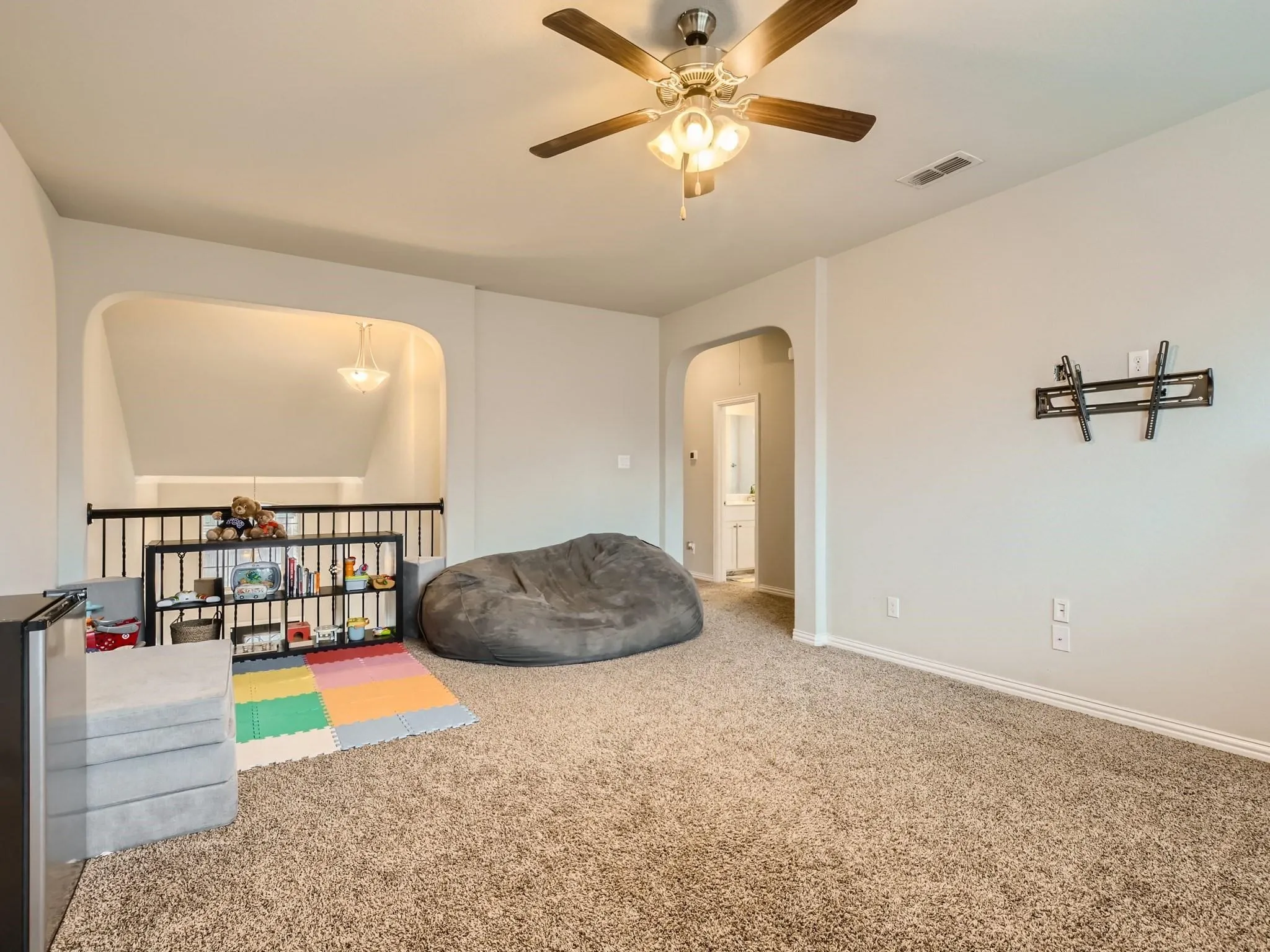 Single Family Residence For Sale in Tarrant County , 10036 Bodega Bay Road, Fort Worth, Texas 76177, 4 Bedroom, 3 Bathroom, 2 Garage spaces, 2,826 Sqft, built in 2017, mls#21408580, Real Estate Agent in Fort Worth, Homes For Sale in Tarrant county, Homes For Sale in Fort Worth, Realtor in Fort Worth Texas, Real Estate Brokerage Independent Realty Texas, Luminita Cordes Realtor