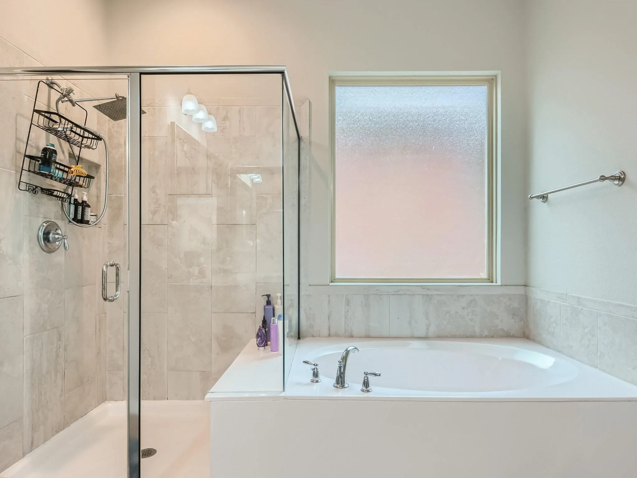 Single Family Residence For Sale in Tarrant County , 10036 Bodega Bay Road, Fort Worth, Texas 76177, 4 Bedroom, 3 Bathroom, 2 Garage spaces, 2,826 Sqft, built in 2017, mls#21408580, Real Estate Agent in Fort Worth, Homes For Sale in Tarrant county, Homes For Sale in Fort Worth, Realtor in Fort Worth Texas, Real Estate Brokerage Independent Realty Texas, Luminita Cordes Realtor