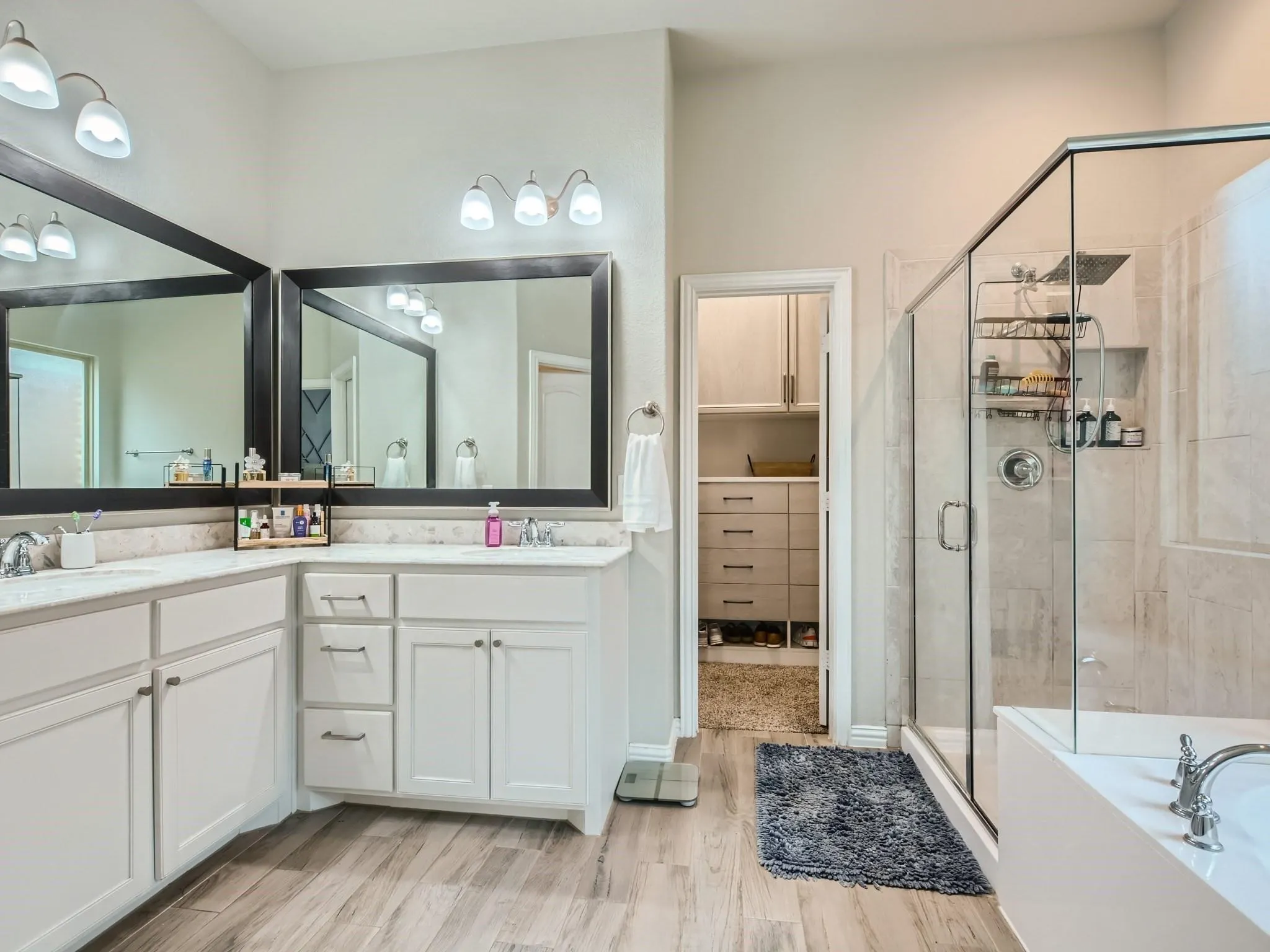 Single Family Residence For Sale in Tarrant County , 10036 Bodega Bay Road, Fort Worth, Texas 76177, 4 Bedroom, 3 Bathroom, 2 Garage spaces, 2,826 Sqft, built in 2017, mls#21408580, Real Estate Agent in Fort Worth, Homes For Sale in Tarrant county, Homes For Sale in Fort Worth, Realtor in Fort Worth Texas, Real Estate Brokerage Independent Realty Texas, Luminita Cordes Realtor