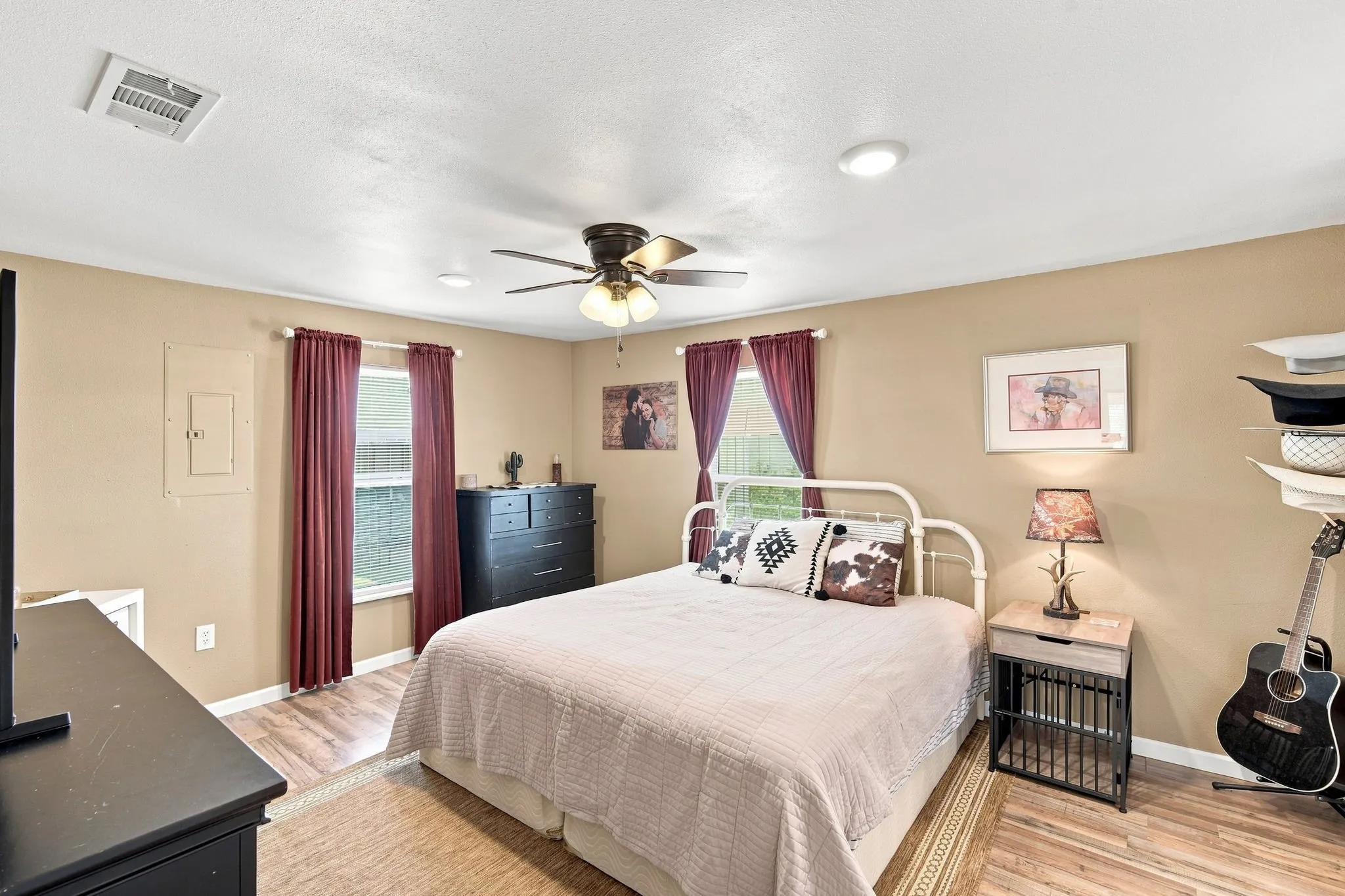 Single Family Residence For Rent in Navarro County , 6575 W State Highway 31, Corsicana, Texas 75110, 3 Bedroom, 2 Bathroom, Garage spaces, 1,264 Sqft, built in 0, mls#21403913, Real Estate Agent in Corsicana, Homes For Rent in Navarro county, Homes For Rent in Corsicana, Realtor in Corsicana Texas, Real Estate Brokerage Independent Realty Texas, Luminita Cordes Realtor