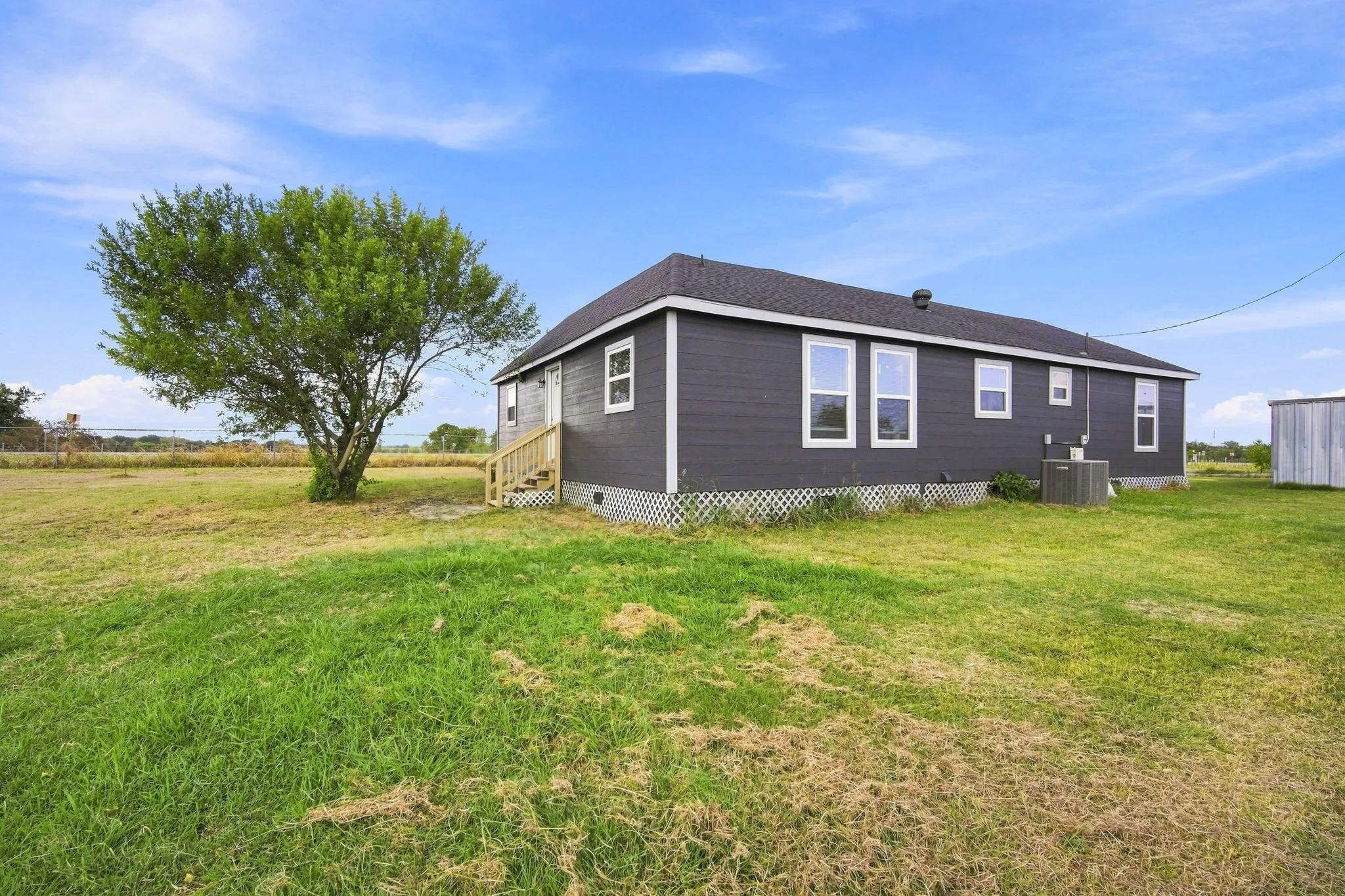 Single Family Residence For Rent in Navarro County , 6575 W State Highway 31, Corsicana, Texas 75110, 3 Bedroom, 2 Bathroom, Garage spaces, 1,264 Sqft, built in 0, mls#21403913, Real Estate Agent in Corsicana, Homes For Rent in Navarro county, Homes For Rent in Corsicana, Realtor in Corsicana Texas, Real Estate Brokerage Independent Realty Texas, Luminita Cordes Realtor