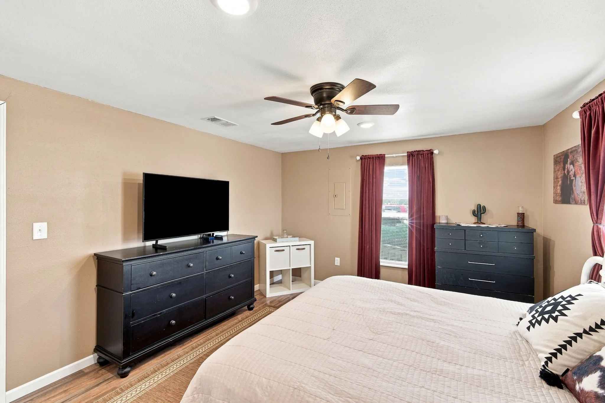 Single Family Residence For Rent in Navarro County , 6575 W State Highway 31, Corsicana, Texas 75110, 3 Bedroom, 2 Bathroom, Garage spaces, 1,264 Sqft, built in 0, mls#21403913, Real Estate Agent in Corsicana, Homes For Rent in Navarro county, Homes For Rent in Corsicana, Realtor in Corsicana Texas, Real Estate Brokerage Independent Realty Texas, Luminita Cordes Realtor