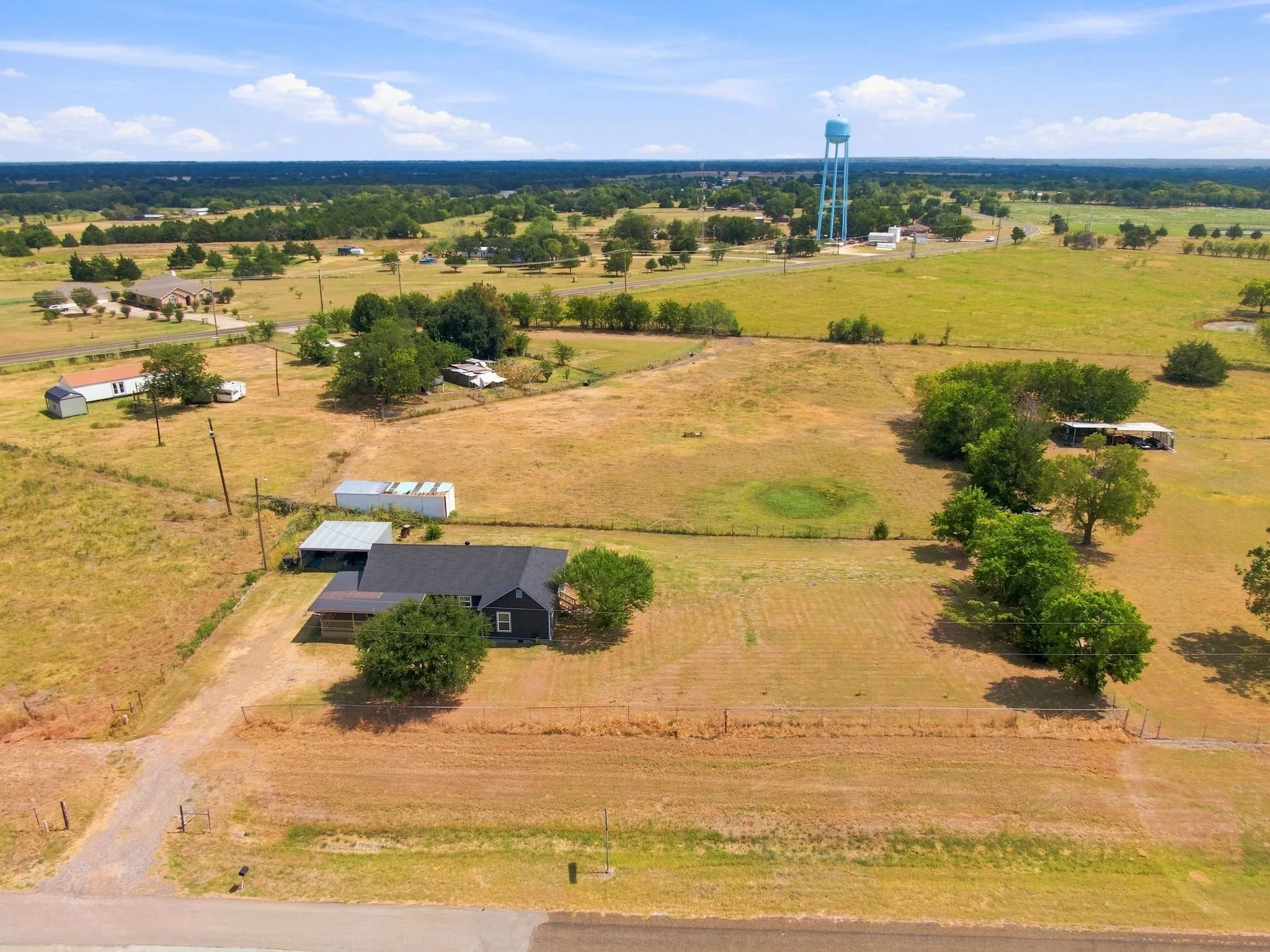 Single Family Residence For Rent in Navarro County , 6575 W State Highway 31, Corsicana, Texas 75110, 3 Bedroom, 2 Bathroom, Garage spaces, 1,264 Sqft, built in 0, mls#21403913, Real Estate Agent in Corsicana, Homes For Rent in Navarro county, Homes For Rent in Corsicana, Realtor in Corsicana Texas, Real Estate Brokerage Independent Realty Texas, Luminita Cordes Realtor