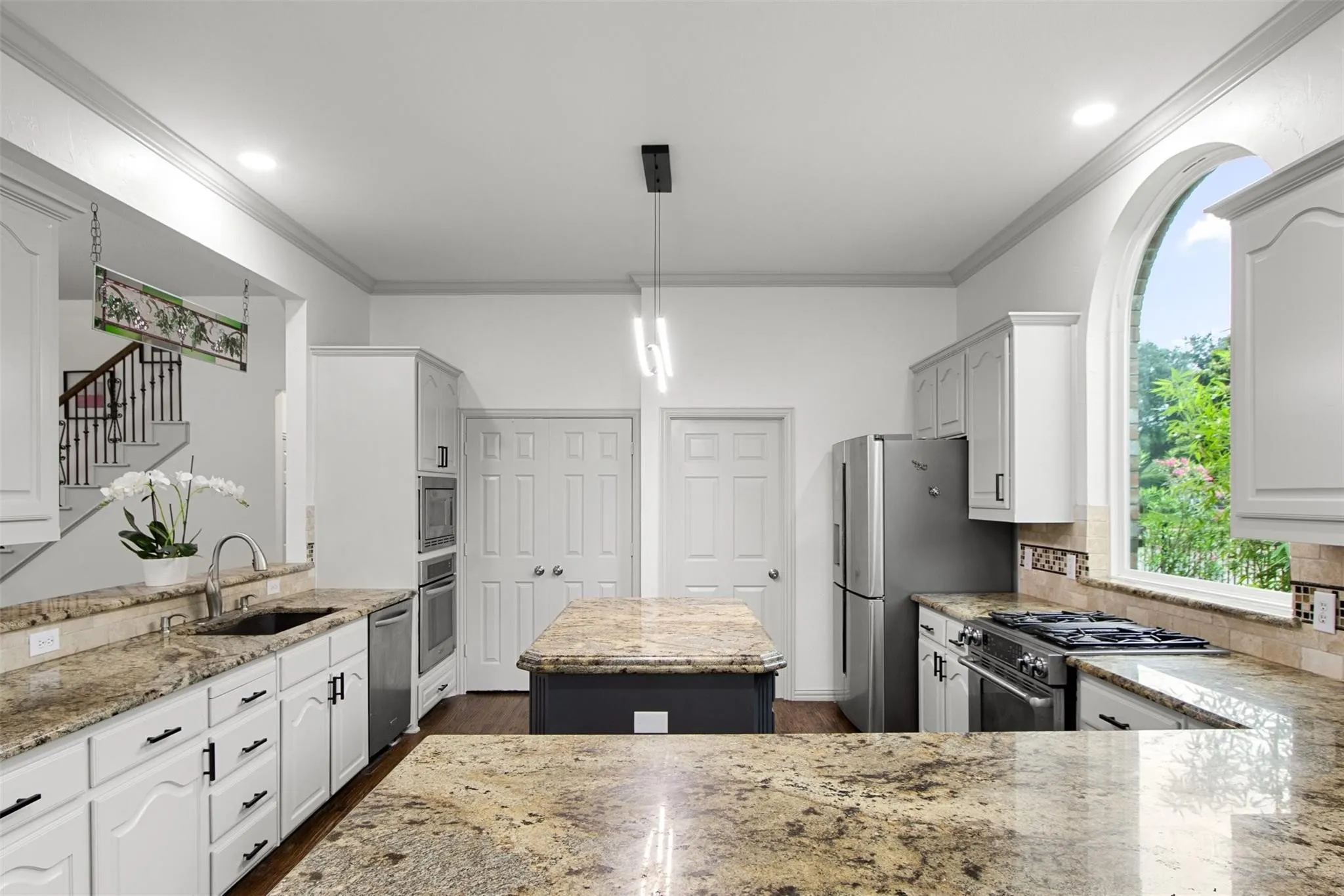 Single Family Residence For Rent in Dallas County , 966 Burns Crossing, Coppell, Texas 75019, 5 Bedroom, 5 Bathroom, 2 Garage spaces, 3,779 Sqft, built in 1994, mls#21408592, Real Estate Agent in Coppell, Homes For Rent in Dallas county, Homes For Rent in Coppell, Realtor in Coppell Texas, Real Estate Brokerage Independent Realty Texas, Luminita Cordes Realtor