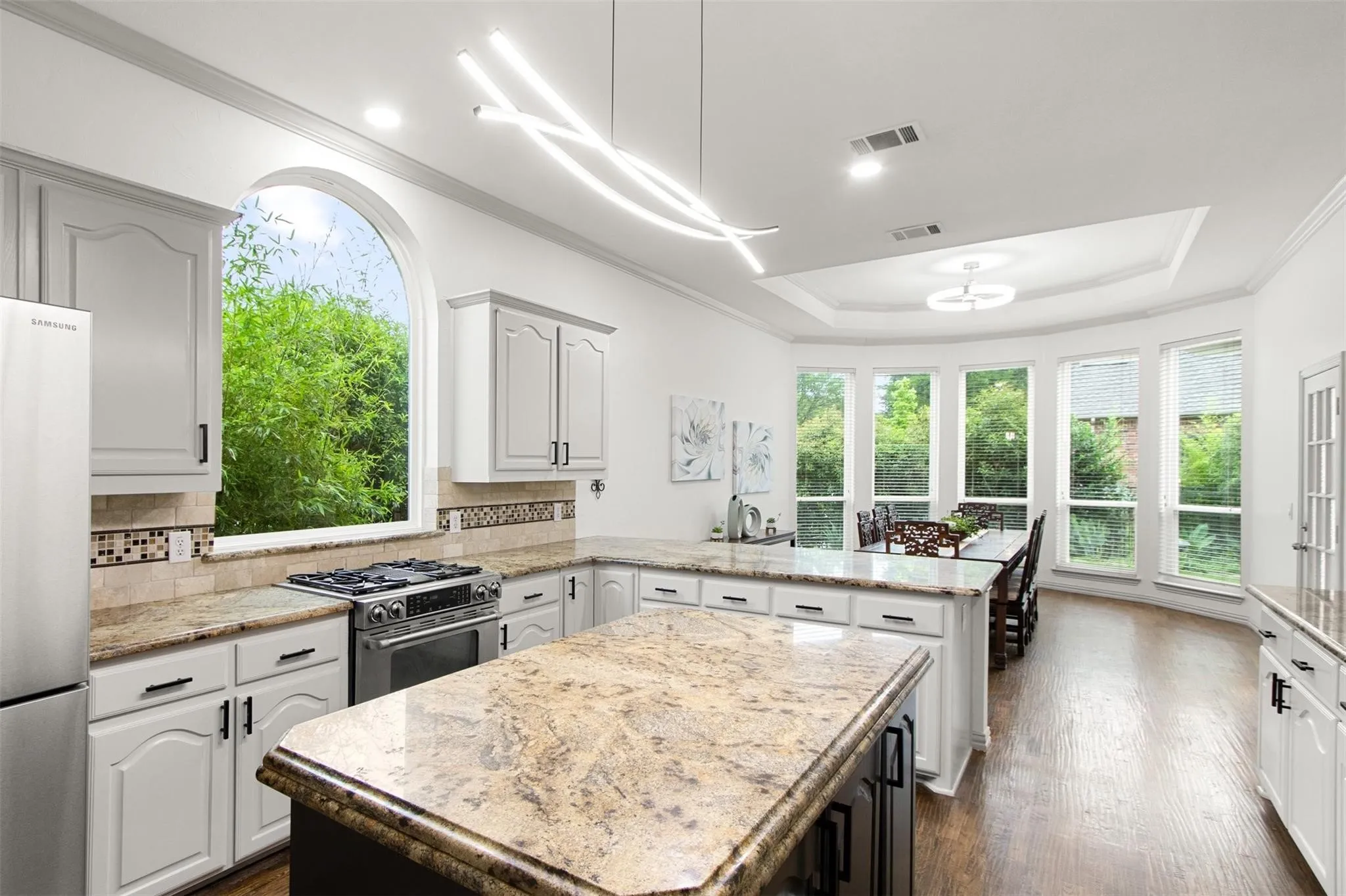 Single Family Residence For Rent in Dallas County , 966 Burns Crossing, Coppell, Texas 75019, 5 Bedroom, 5 Bathroom, 2 Garage spaces, 3,779 Sqft, built in 1994, mls#21408592, Real Estate Agent in Coppell, Homes For Rent in Dallas county, Homes For Rent in Coppell, Realtor in Coppell Texas, Real Estate Brokerage Independent Realty Texas, Luminita Cordes Realtor