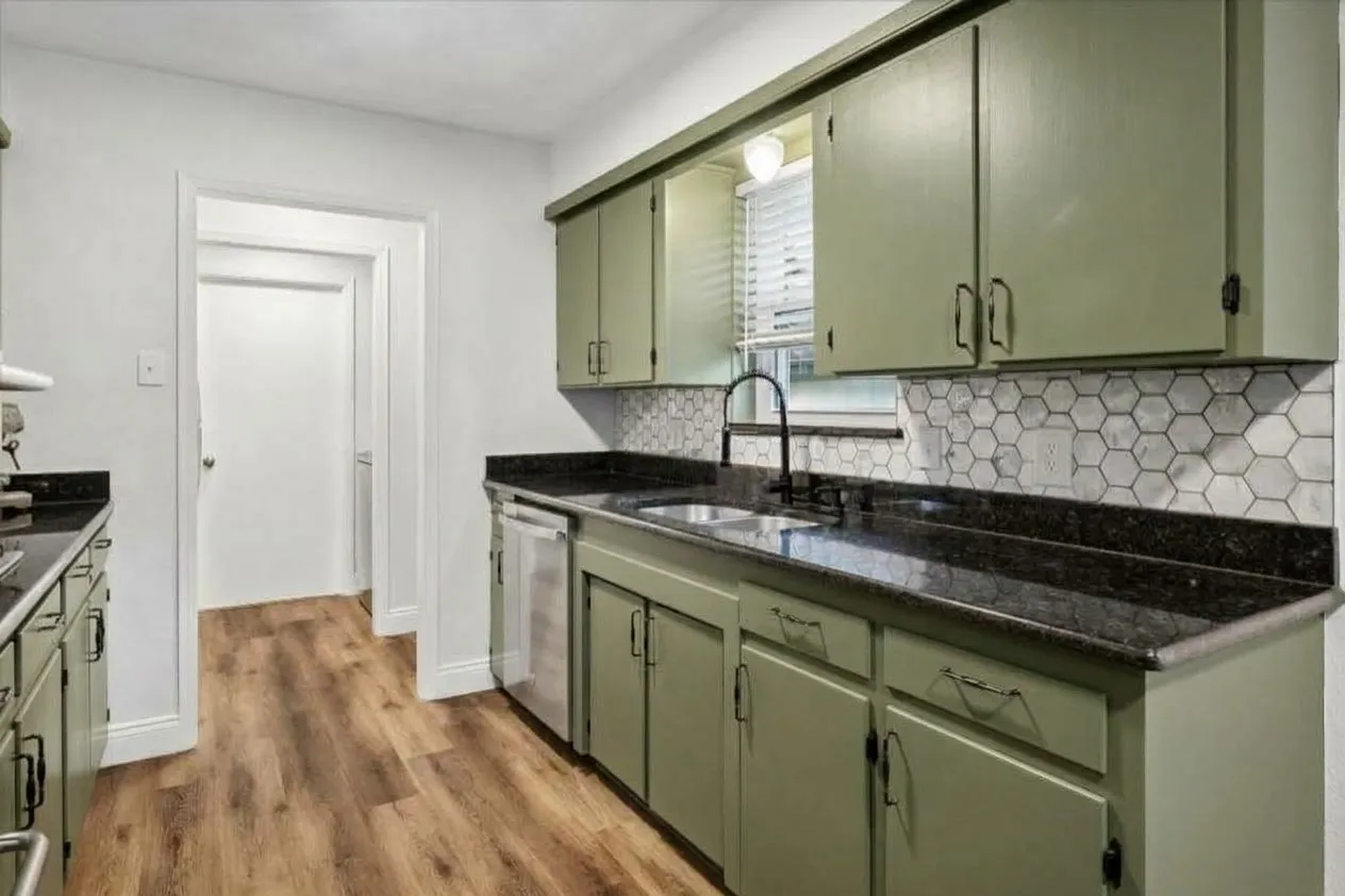 Single Family Residence For Sale in Dallas County , 8426 Baumgarten Drive, Dallas, Texas 75228, 4 Bedroom, 2 Bathroom, Garage spaces, 2,595 Sqft, built in 1964, mls#21408608, Real Estate Agent in Dallas, Homes For Sale in Dallas county, Homes For Sale in Dallas, Realtor in Dallas Texas, Real Estate Brokerage Independent Realty Texas, Luminita Cordes Realtor