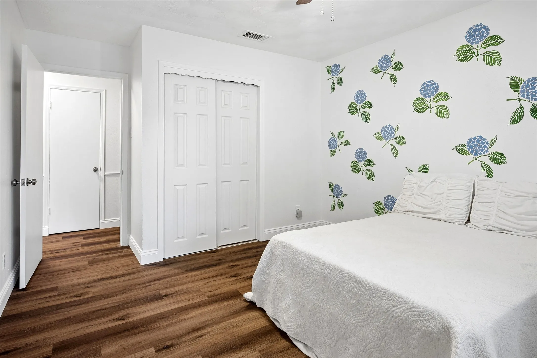 Single Family Residence For Sale in Dallas County , 8426 Baumgarten Drive, Dallas, Texas 75228, 4 Bedroom, 2 Bathroom, Garage spaces, 2,595 Sqft, built in 1964, mls#21408608, Real Estate Agent in Dallas, Homes For Sale in Dallas county, Homes For Sale in Dallas, Realtor in Dallas Texas, Real Estate Brokerage Independent Realty Texas, Luminita Cordes Realtor