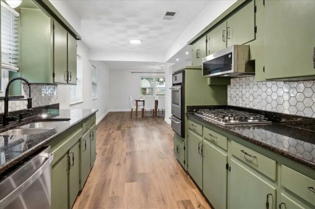 Single Family Residence For Sale in Dallas County , 8426 Baumgarten Drive, Dallas, Texas 75228, 4 Bedroom, 2 Bathroom, Garage spaces, 2,595 Sqft, built in 1964, mls#21408608, Real Estate Agent in Dallas, Homes For Sale in Dallas county, Homes For Sale in Dallas, Realtor in Dallas Texas, Real Estate Brokerage Independent Realty Texas, Luminita Cordes Realtor