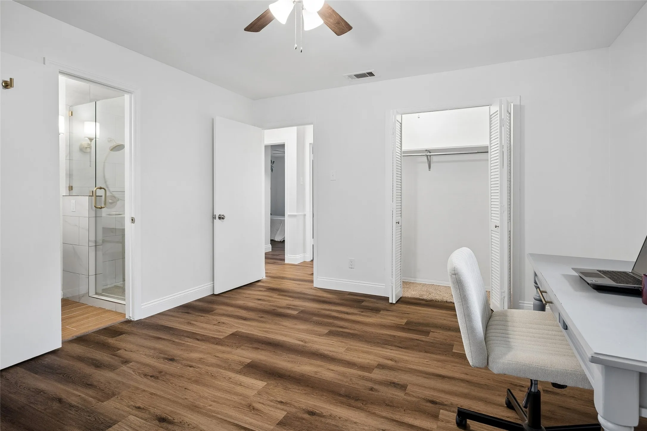 Single Family Residence For Sale in Dallas County , 8426 Baumgarten Drive, Dallas, Texas 75228, 4 Bedroom, 2 Bathroom, Garage spaces, 2,595 Sqft, built in 1964, mls#21408608, Real Estate Agent in Dallas, Homes For Sale in Dallas county, Homes For Sale in Dallas, Realtor in Dallas Texas, Real Estate Brokerage Independent Realty Texas, Luminita Cordes Realtor