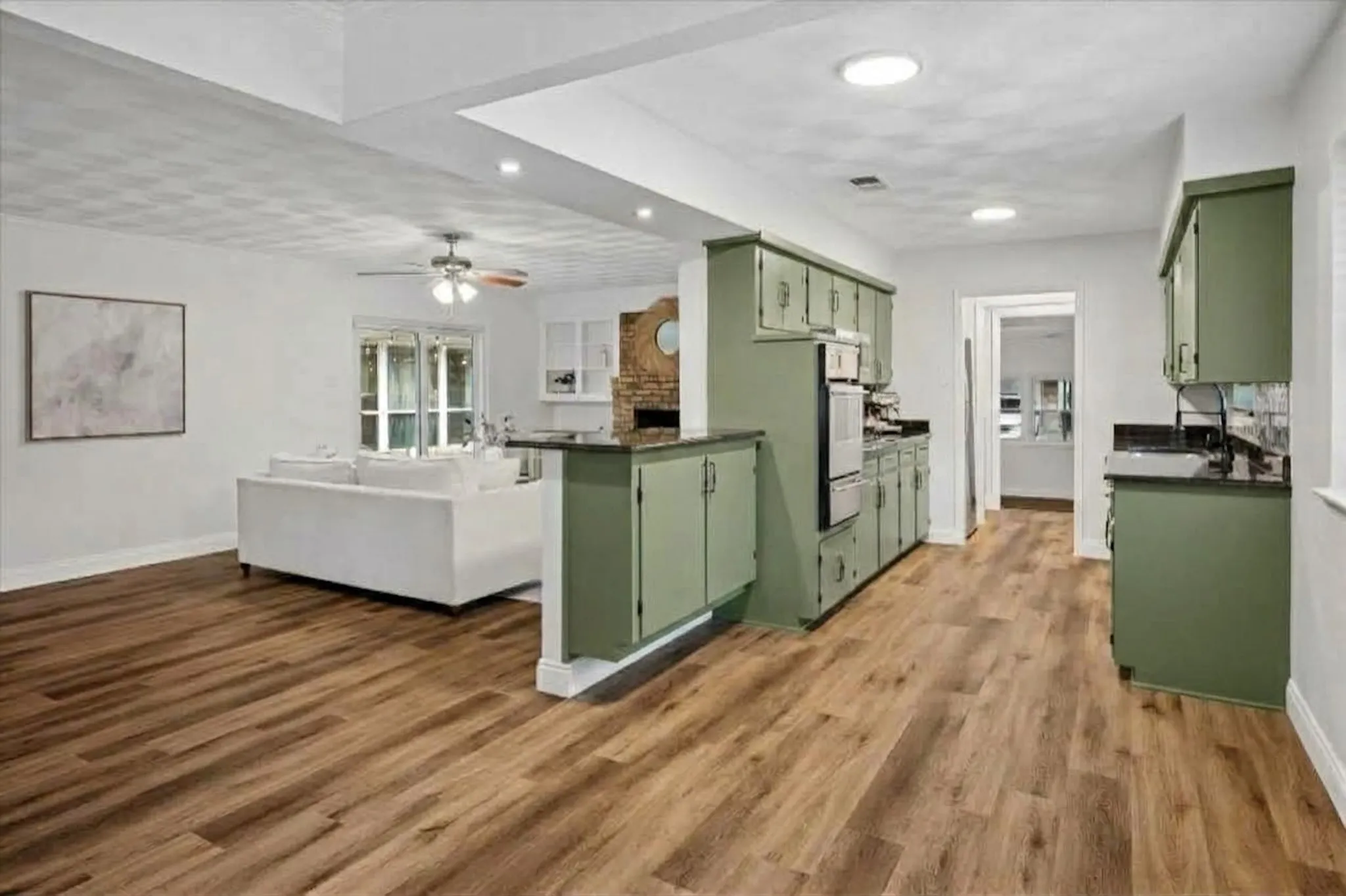 Single Family Residence For Sale in Dallas County , 8426 Baumgarten Drive, Dallas, Texas 75228, 4 Bedroom, 2 Bathroom, Garage spaces, 2,595 Sqft, built in 1964, mls#21408608, Real Estate Agent in Dallas, Homes For Sale in Dallas county, Homes For Sale in Dallas, Realtor in Dallas Texas, Real Estate Brokerage Independent Realty Texas, Luminita Cordes Realtor