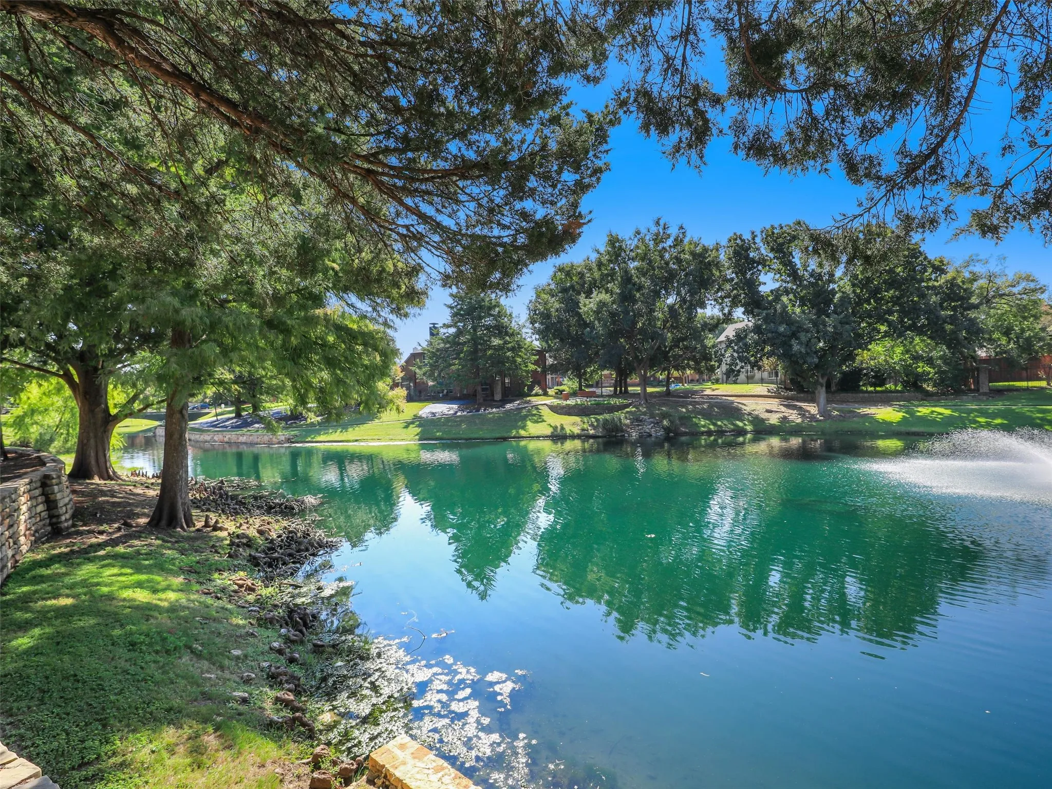Single Family Residence For Sale in Collin County , 6141 Trailwood Drive, Plano, Texas 75024, 4 Bedroom, 4 Bathroom, 2 Garage spaces, 3,444 Sqft, built in 1995, mls#21355954, Real Estate Agent in Plano, Homes For Sale in Collin county, Homes For Sale in Plano, Realtor in Plano Texas, Real Estate Brokerage Independent Realty Texas, Luminita Cordes Realtor