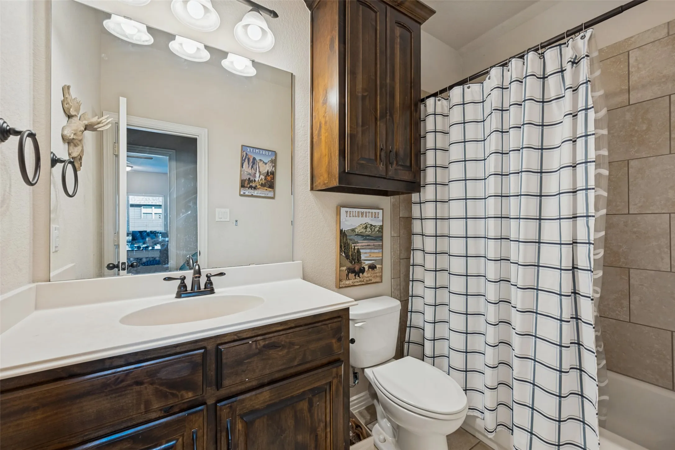 Single Family Residence For Sale in Johnson County , 2740 Chimney Rock Road, Burleson, Texas 76028, 4 Bedroom, 3 Bathroom, 2 Garage spaces, 2,847 Sqft, built in 2017, mls#21408174, Real Estate Agent in Burleson, Homes For Sale in Johnson county, Homes For Sale in Burleson, Realtor in Burleson Texas, Real Estate Brokerage Independent Realty Texas, Luminita Cordes Realtor