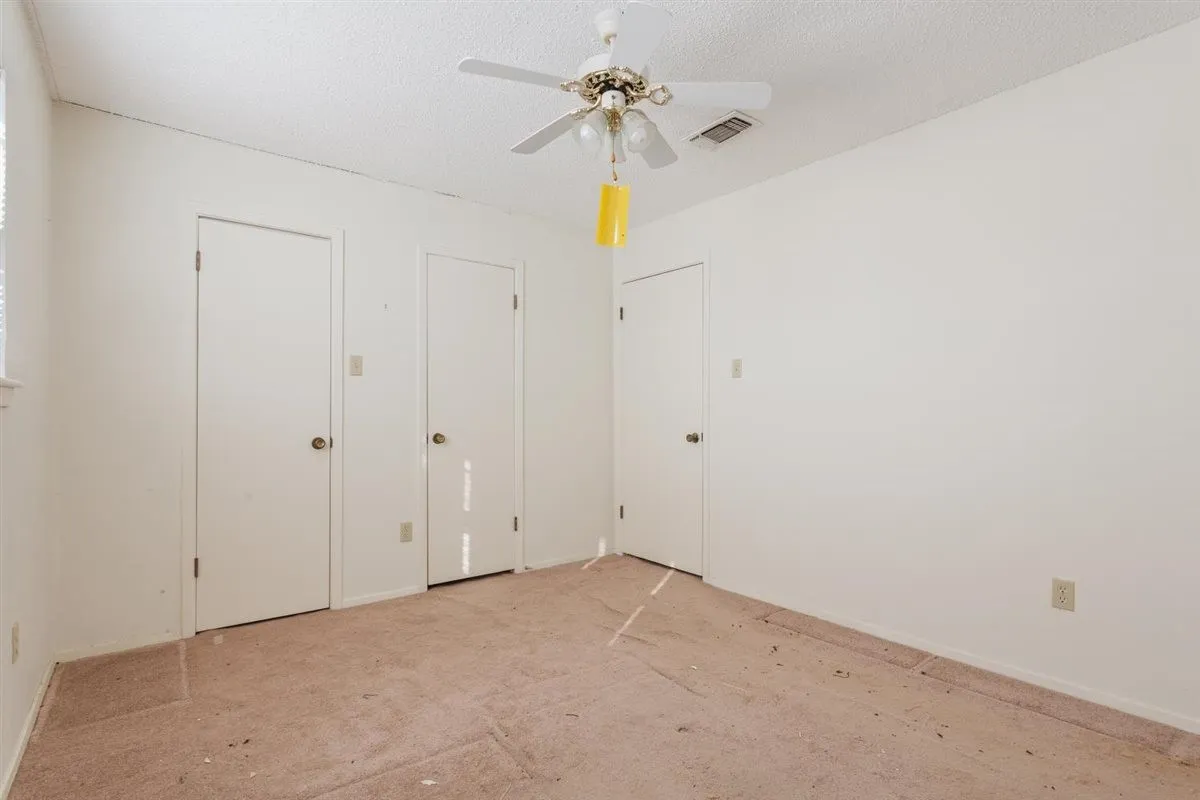 Condominium For Sale in Mc Lennan County , 808 N 62nd Street, Waco, Texas 76710, 2 Bedroom, 2 Bathroom, Garage spaces, 1,156 Sqft, built in 1973, mls#21408610, Real Estate Agent in Waco, Homes For Sale in Mc Lennan county, Homes For Sale in Waco, Realtor in Waco Texas, Real Estate Brokerage Independent Realty Texas, Luminita Cordes Realtor