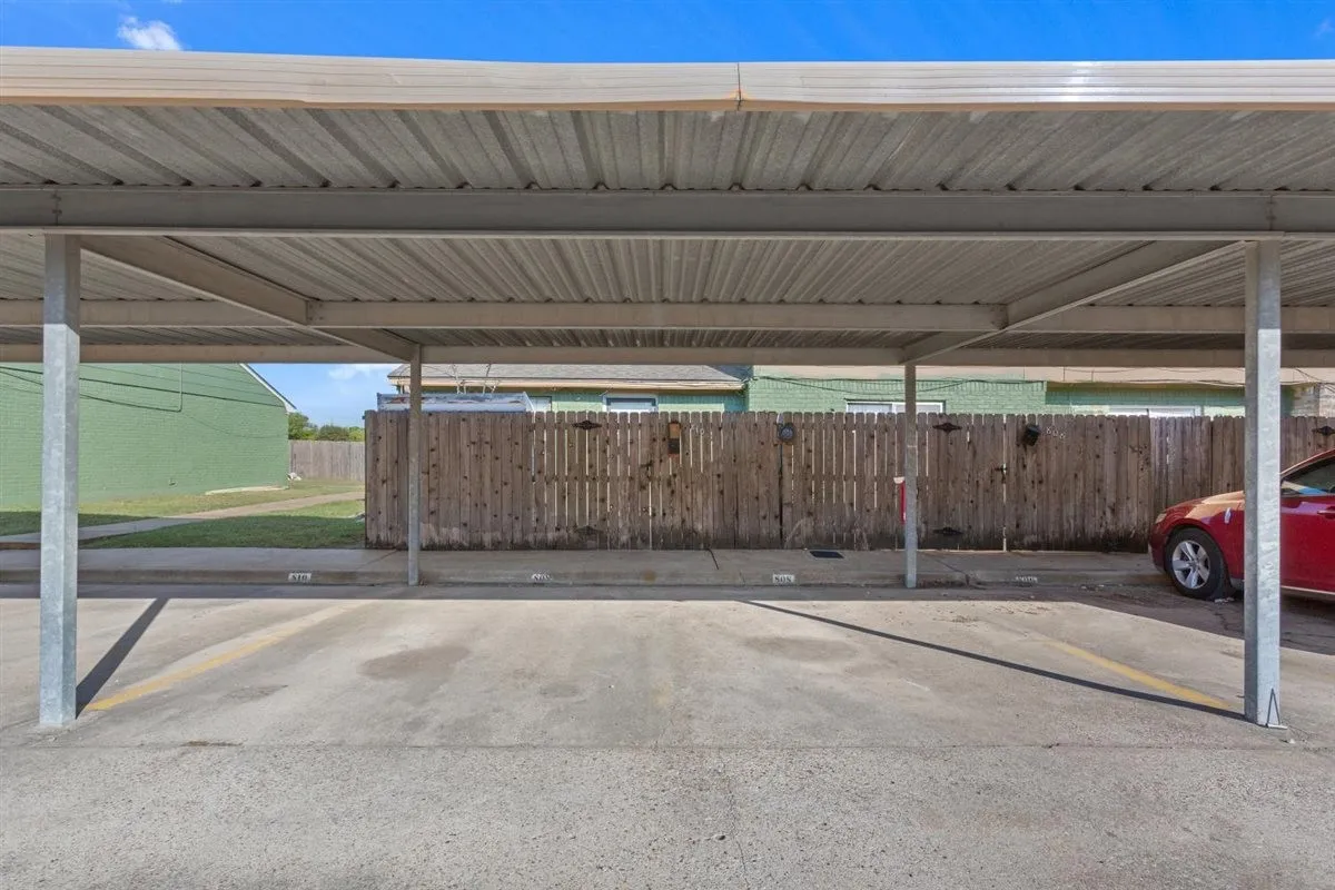 Condominium For Sale in Mc Lennan County , 808 N 62nd Street, Waco, Texas 76710, 2 Bedroom, 2 Bathroom, Garage spaces, 1,156 Sqft, built in 1973, mls#21408610, Real Estate Agent in Waco, Homes For Sale in Mc Lennan county, Homes For Sale in Waco, Realtor in Waco Texas, Real Estate Brokerage Independent Realty Texas, Luminita Cordes Realtor
