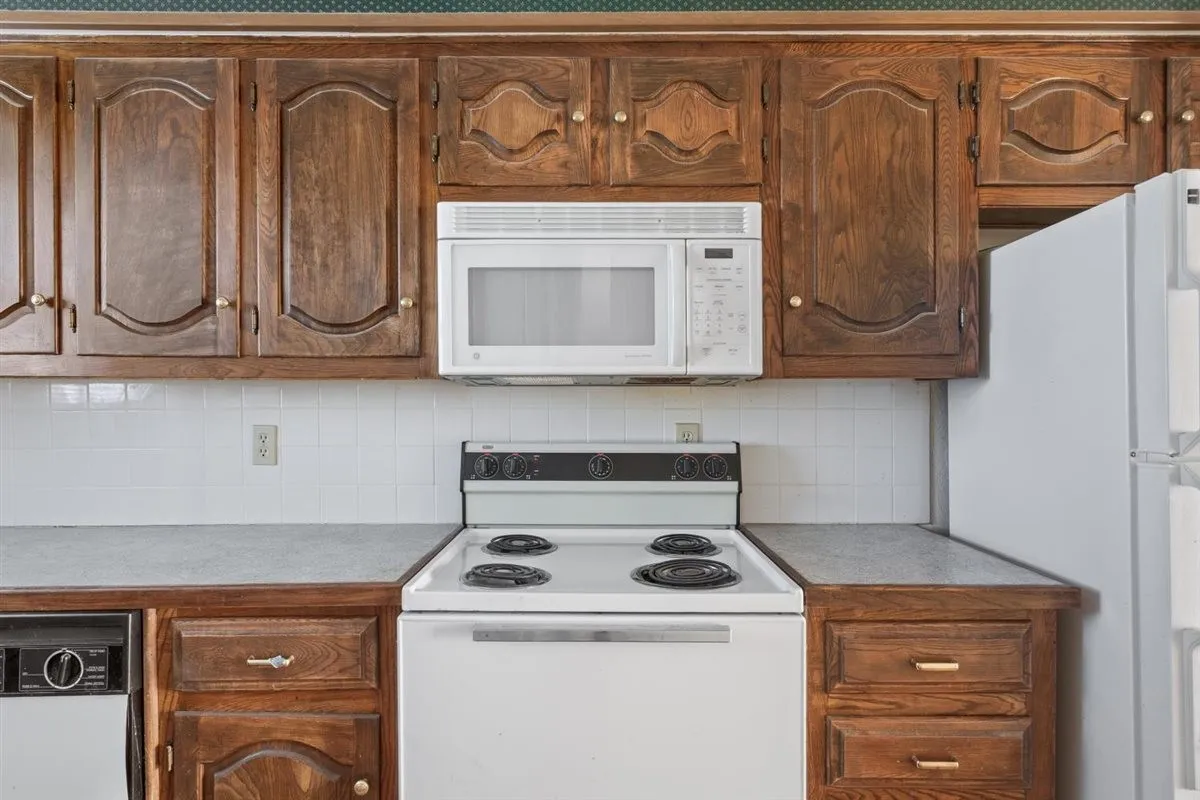 Condominium For Sale in Mc Lennan County , 808 N 62nd Street, Waco, Texas 76710, 2 Bedroom, 2 Bathroom, Garage spaces, 1,156 Sqft, built in 1973, mls#21408610, Real Estate Agent in Waco, Homes For Sale in Mc Lennan county, Homes For Sale in Waco, Realtor in Waco Texas, Real Estate Brokerage Independent Realty Texas, Luminita Cordes Realtor