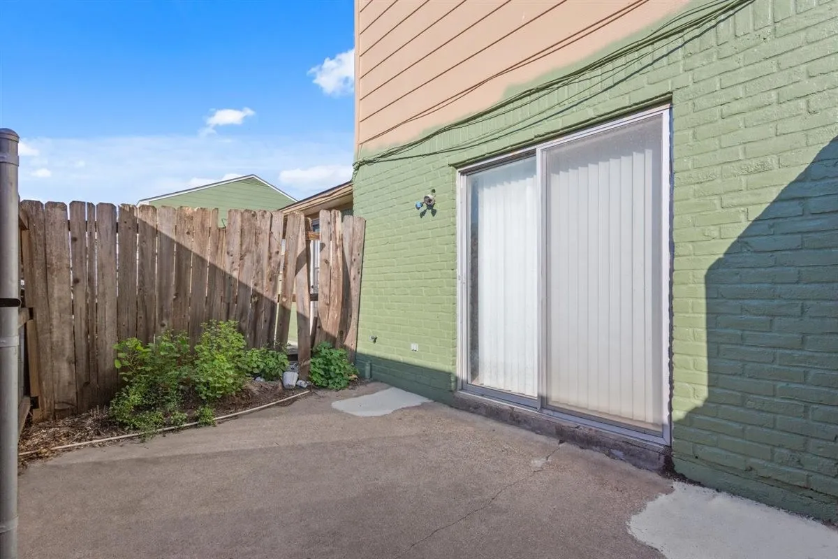 Condominium For Sale in Mc Lennan County , 808 N 62nd Street, Waco, Texas 76710, 2 Bedroom, 2 Bathroom, Garage spaces, 1,156 Sqft, built in 1973, mls#21408610, Real Estate Agent in Waco, Homes For Sale in Mc Lennan county, Homes For Sale in Waco, Realtor in Waco Texas, Real Estate Brokerage Independent Realty Texas, Luminita Cordes Realtor