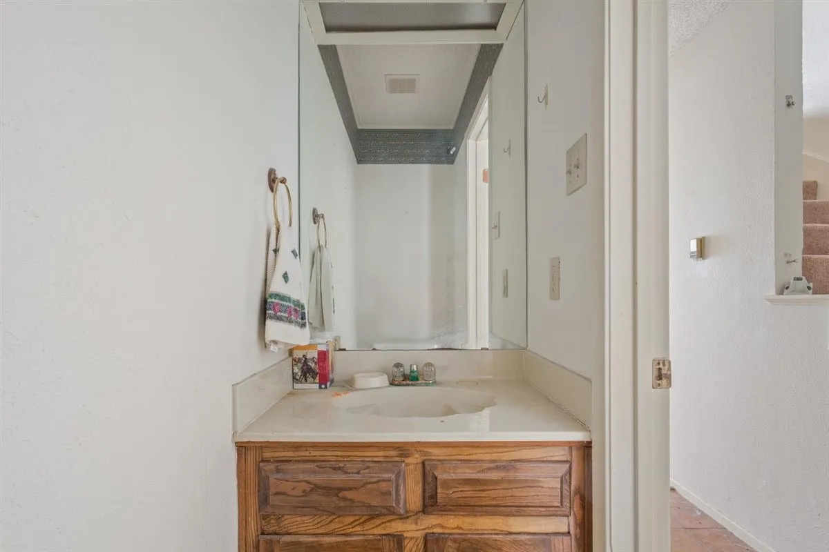 Condominium For Sale in Mc Lennan County , 808 N 62nd Street, Waco, Texas 76710, 2 Bedroom, 2 Bathroom, Garage spaces, 1,156 Sqft, built in 1973, mls#21408610, Real Estate Agent in Waco, Homes For Sale in Mc Lennan county, Homes For Sale in Waco, Realtor in Waco Texas, Real Estate Brokerage Independent Realty Texas, Luminita Cordes Realtor