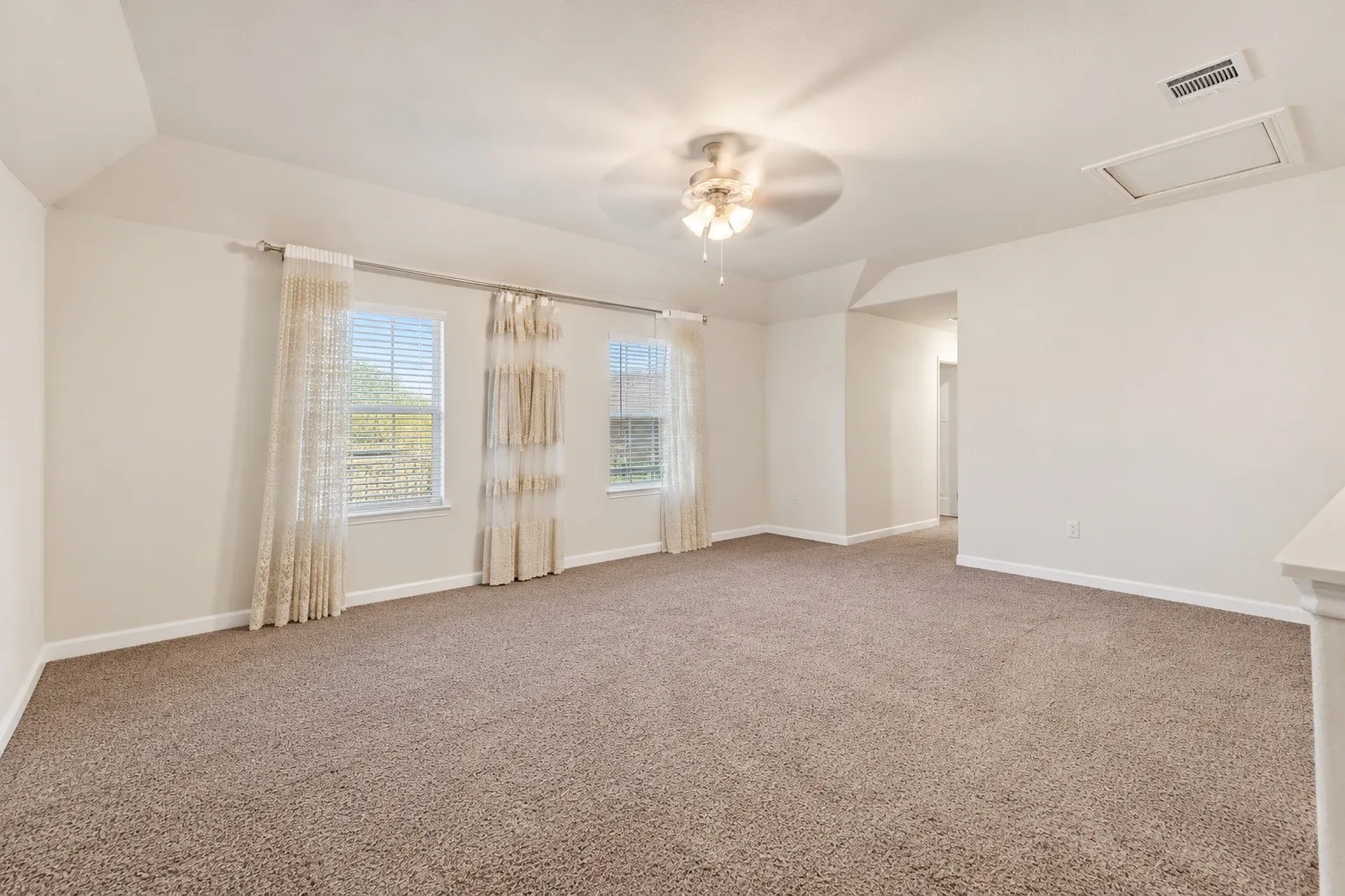 Single Family Residence For Sale in Dallas County , 6225 Coal Fire DR, Garland, Texas 75043, 4 Bedroom, 3 Bathroom, 1 Garage spaces, 2,480 Sqft, built in 2023, mls#21408615, Real Estate Agent in Garland, Homes For Sale in Dallas county, Homes For Sale in Garland, Realtor in Garland Texas, Real Estate Brokerage Independent Realty Texas, Luminita Cordes Realtor