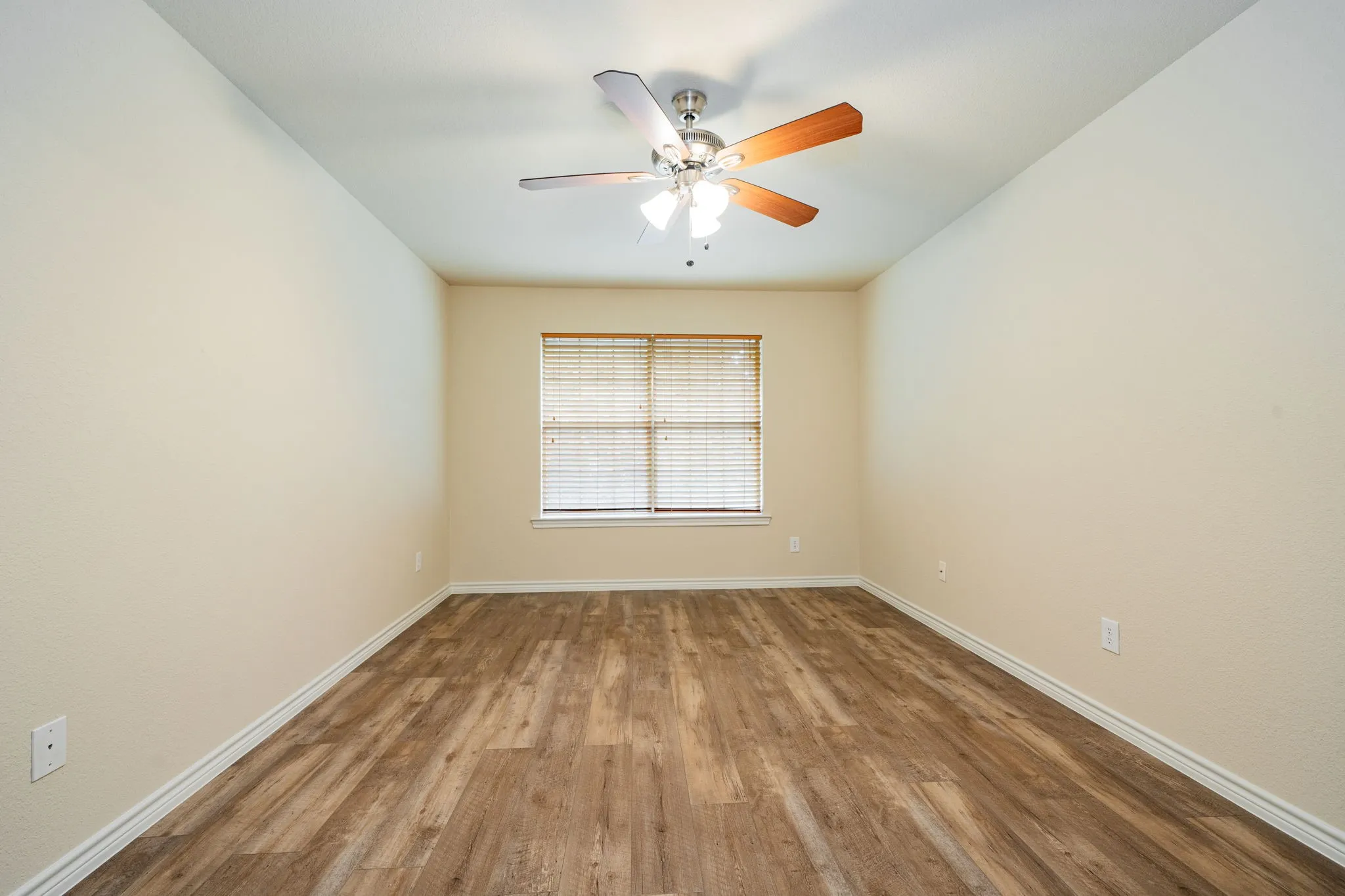 Duplex For Sale in Hunt County , 26 Duplex Portfolio, Commerce, Texas 75428, 3 Bedroom, 2 Bathroom, 1 Garage spaces, 0 Sqft, built in 2015, mls#21405021, Real Estate Agent in Commerce, Homes For Sale in Hunt county, Homes For Sale in Commerce, Realtor in Commerce Texas, Real Estate Brokerage Independent Realty Texas, Luminita Cordes Realtor